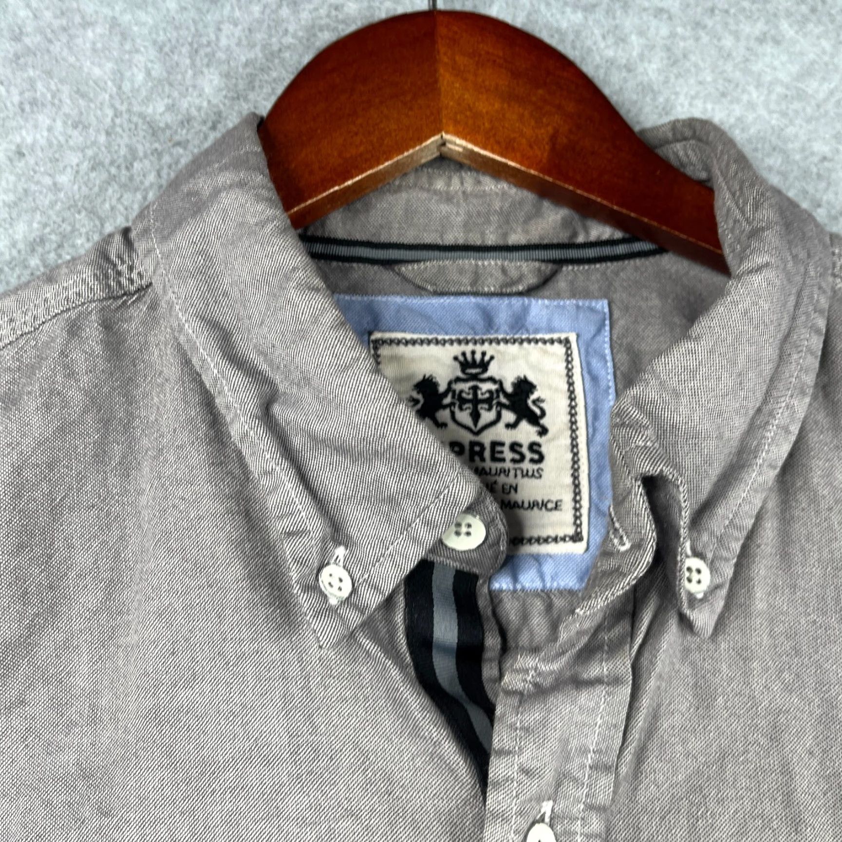 Express Express Shirt L Gray Embroidered Griffin Logo Roll Tab Button-Up Long Sleeve / Express Long Sleeve Button Up Shirt L Gray Embroidered Griffin Logo Size US L / EU 52-54 / 3 - 5 Thumbnail