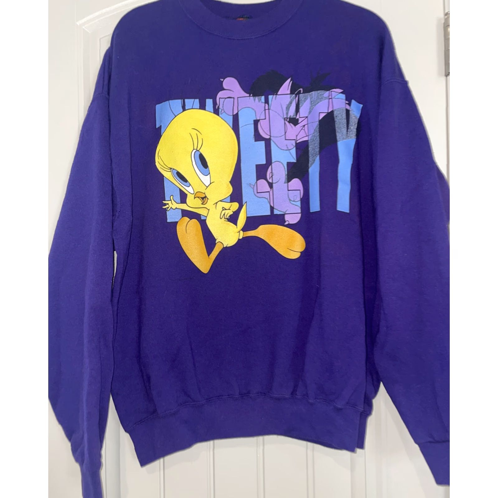 Vintage VINTAGE Tweety Bird Looney Tunes Sweatshirt Pullover Crewneck Size XL Purple Cotton Blend Fleece 90s Graphic Print Mens Size US XL / EU 56 / 4 - 3 Thumbnail