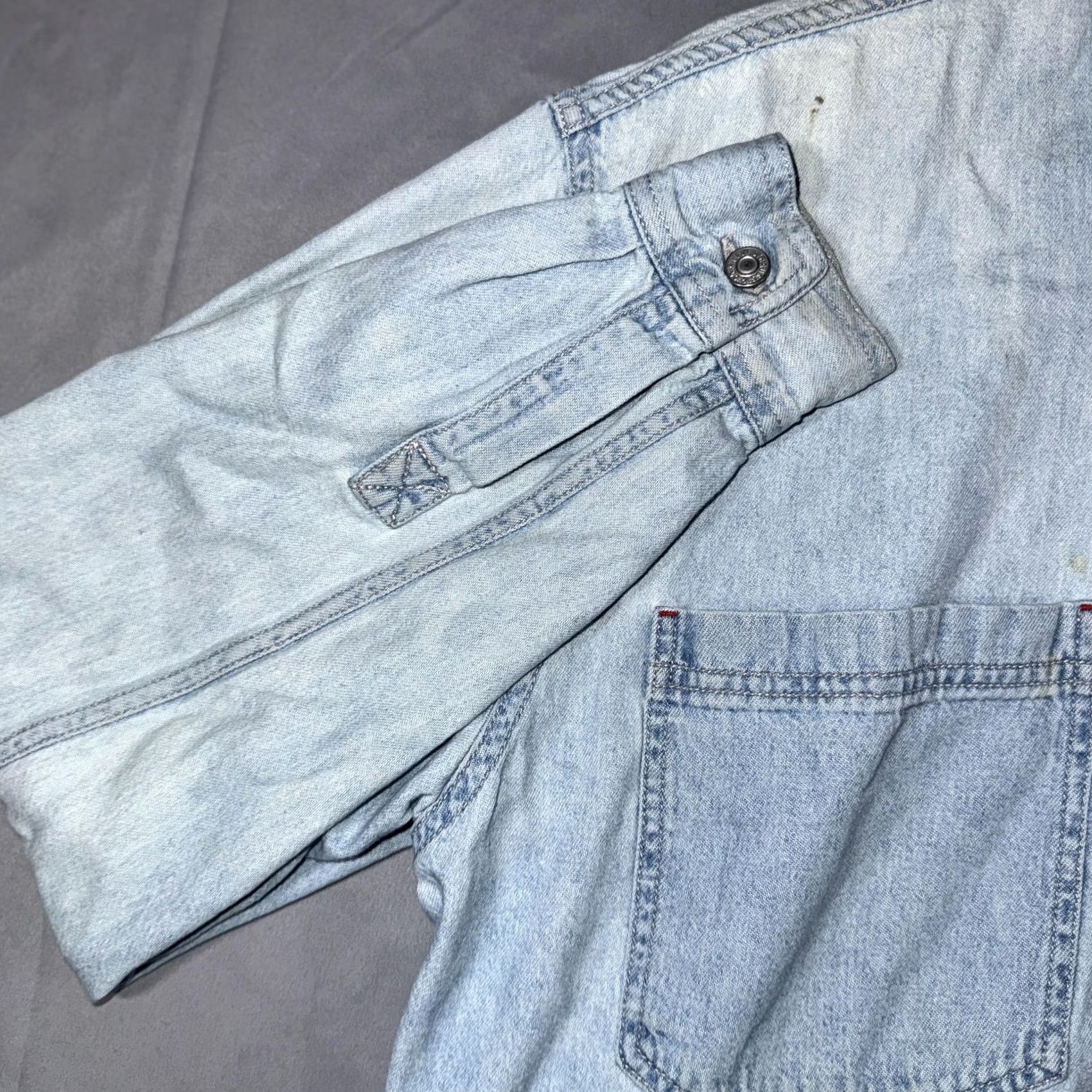Levi's VINTAGE Levi's Light Wash Distressed Denim Shirt Mens M Long Sleeve Button-Up Collar Pocket 100% Cotton Blue Size US M / EU 48-50 / 2 - 5 Thumbnail
