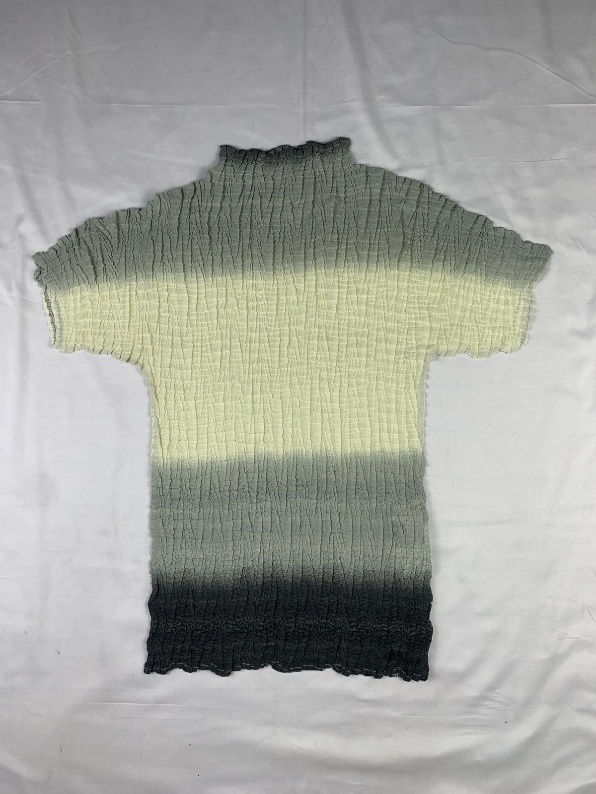 Japanese Brand 2000s GRACEHOUSE Gradient Wrinkle Pleats High Neck Top Size M / US 6-8 / IT 42-44 - 1 Thumbnail