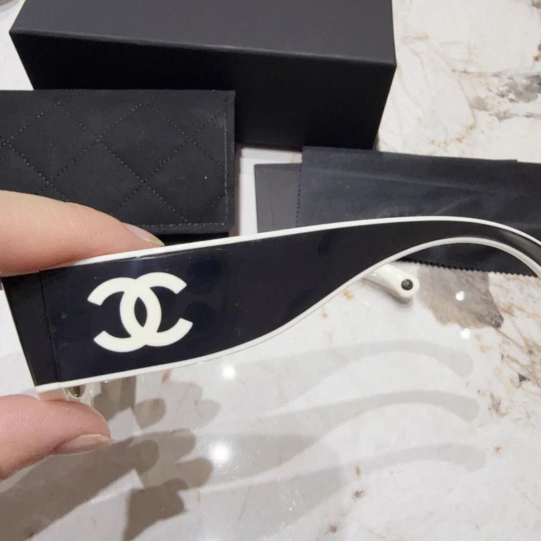 Chanel Chanel 24 new panda colour-matched sunglasses Size ONE SIZE - 6 Thumbnail