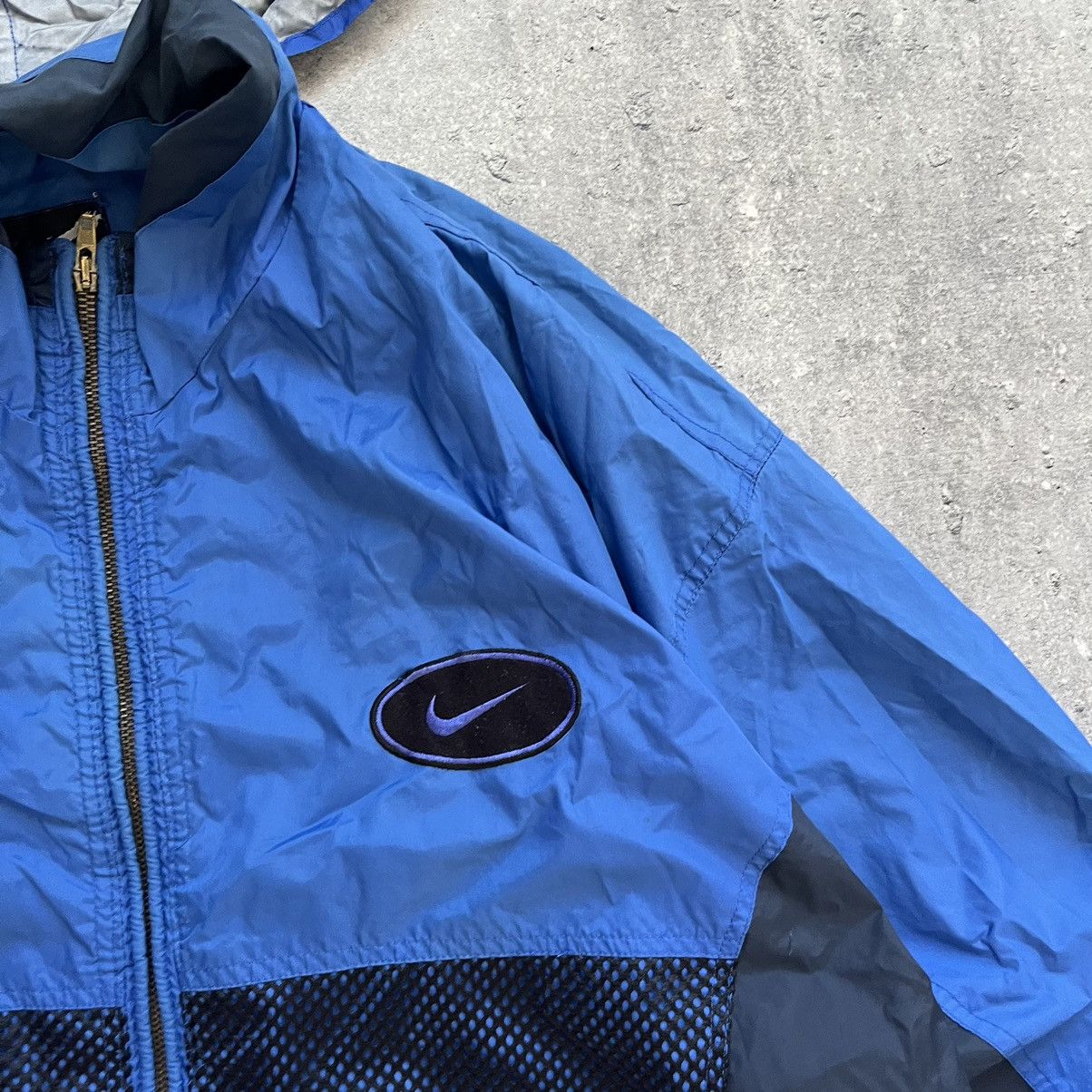 Nike Jacket Nike Vintage Big Central Logo Rare 90s Style Gorpcore Size US L / EU 52-54 / 3 - 3 Thumbnail