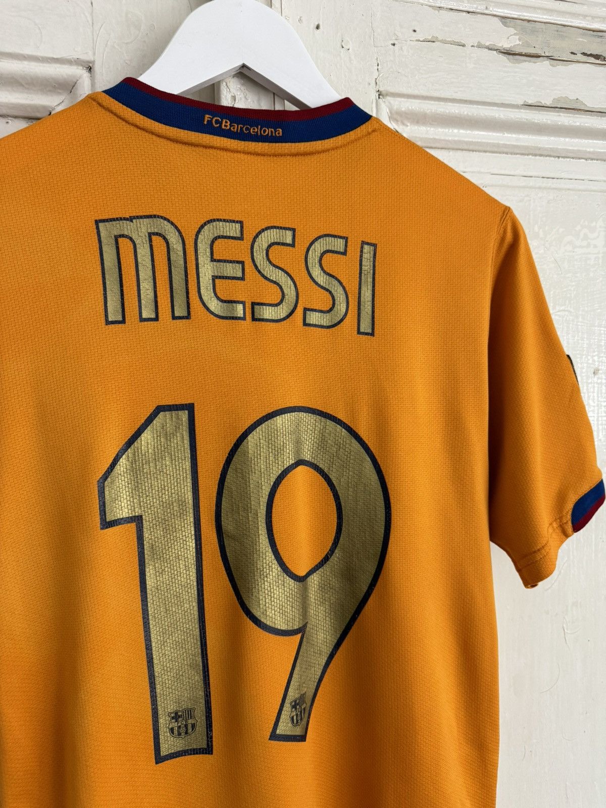 Nike × Vintage Nike Vintage Barcelona 19 Messi 2006 2007 Away Jersey Size US S / EU 44-46 / 1 - 3 Thumbnail