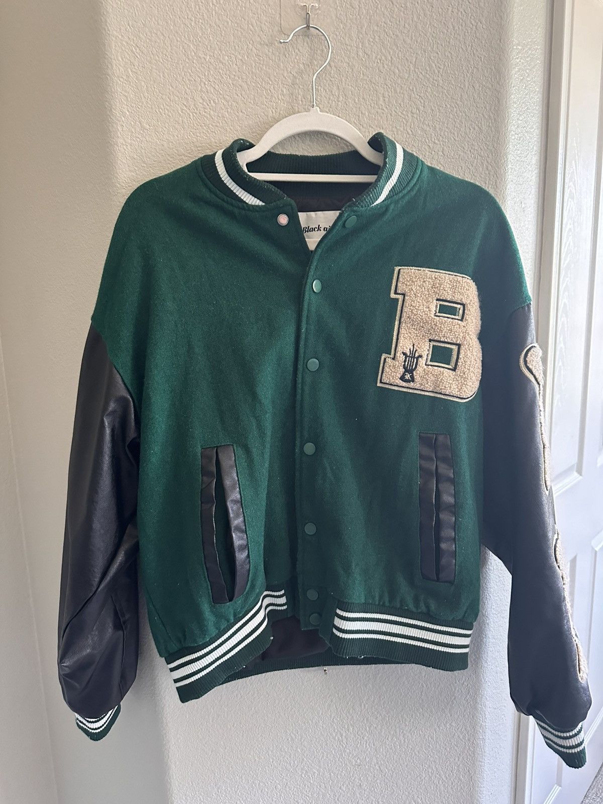 Hypebeast × Japanese Brand Black Air Aelfric Eden Bones Varsity Jacket Size US S / EU 44-46 / 1 - 1 Thumbnail