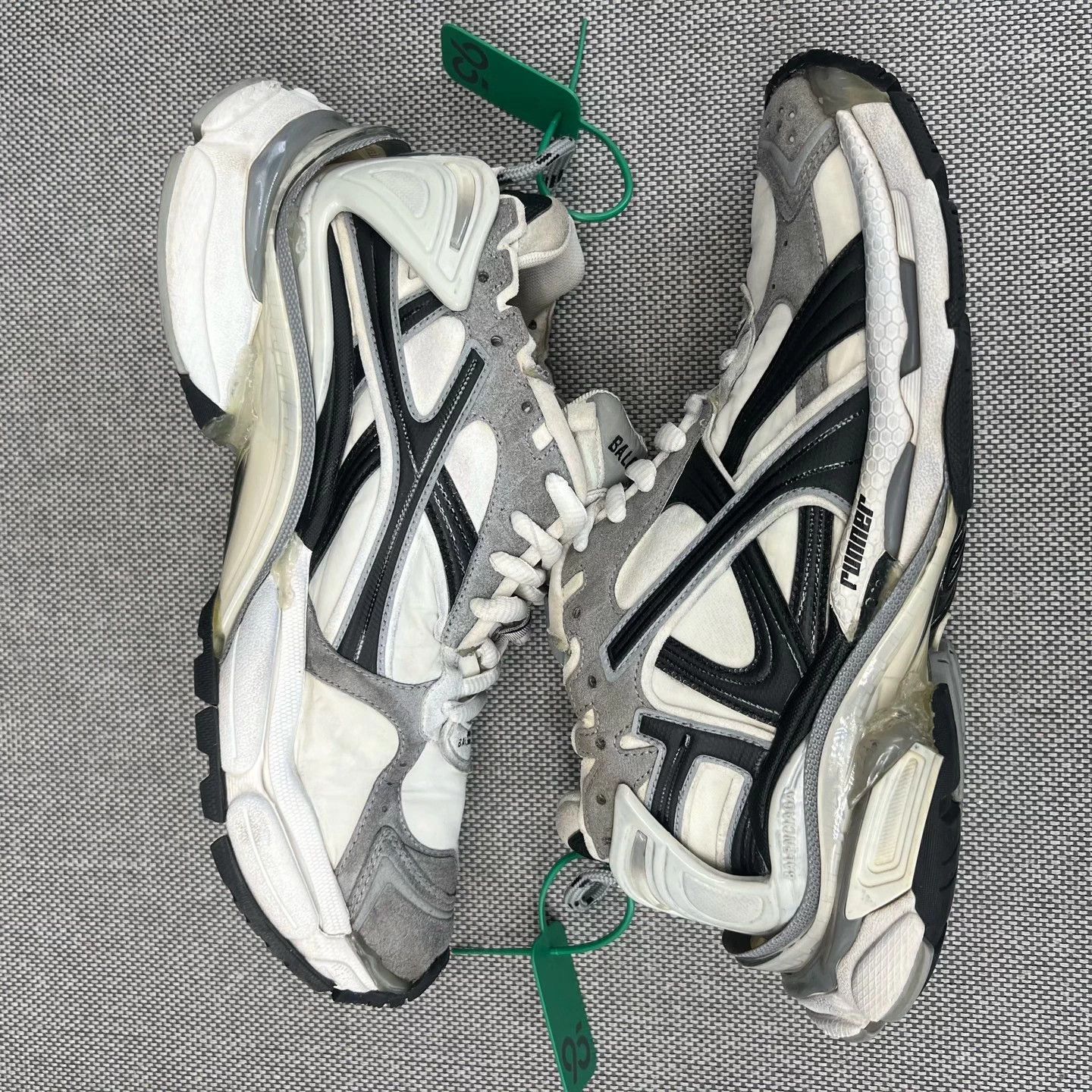 Balenciaga Balenciaga Runner Gray Black Size 43 Size US 10 / EU 43 - 2 Thumbnail