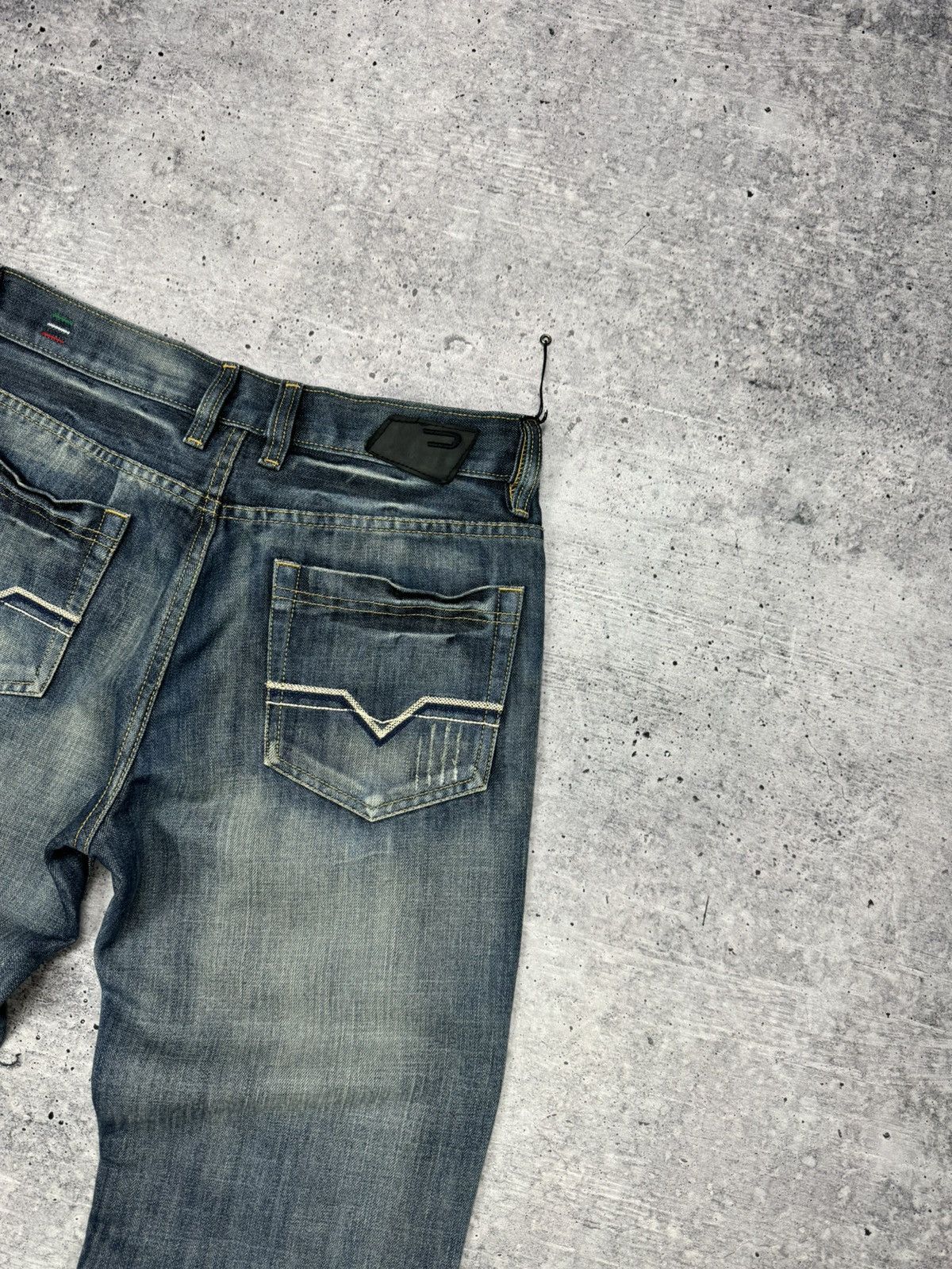 Diesel × Vintage Vintage Diesel Blue Stonewashed Denim Jeans Trousers Pants Size US 32 / EU 48 - 21 Thumbnail
