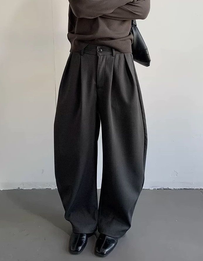 Japanese Brand × Vintage Cleanfit retro fashion loose fit pleated barrel leg pants Size US 28 / EU 44 - 1 Thumbnail