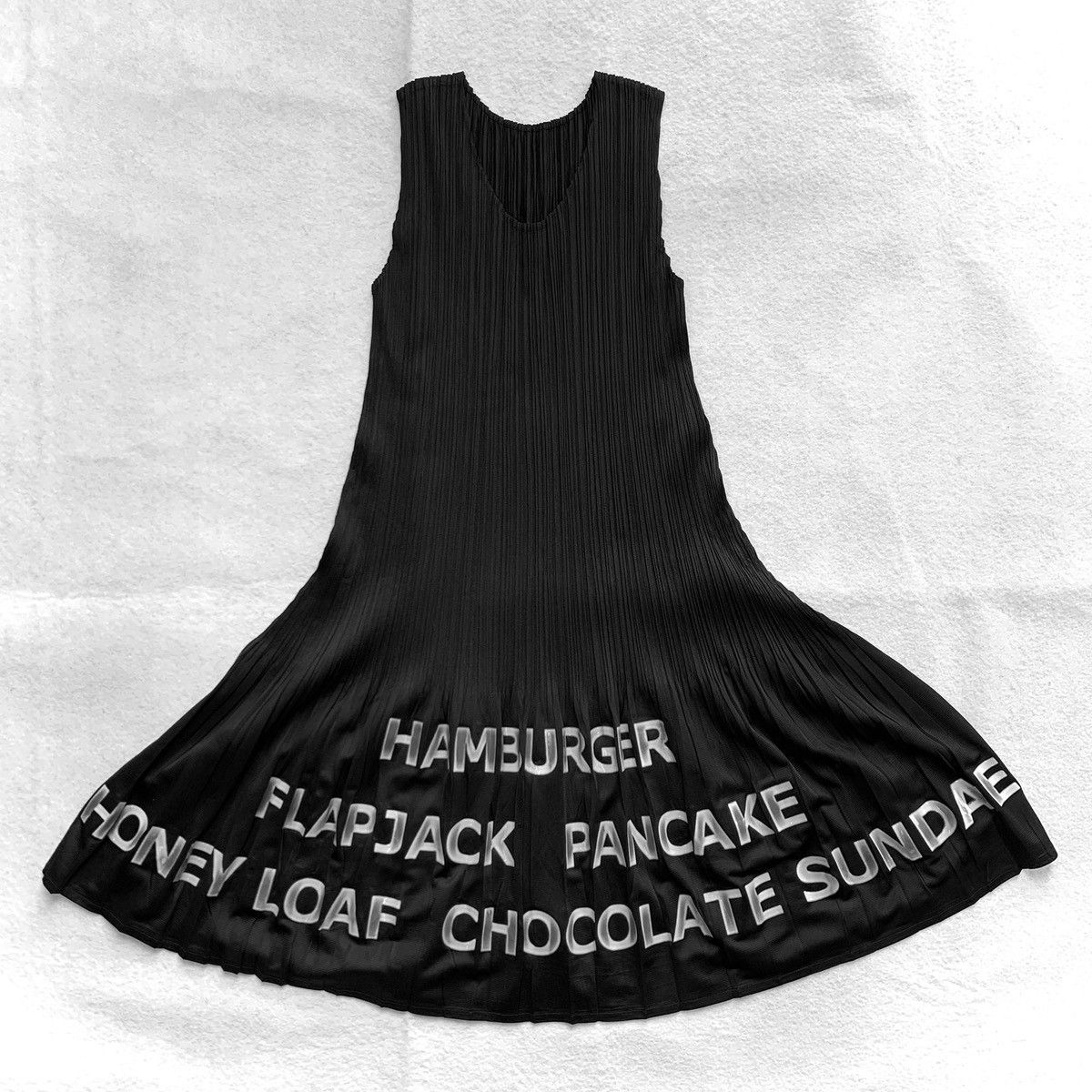 Pleats Please Issey Miyake Pleats Please Issey Miyake SS2004 Fast Food Menu Dress Size M / US 6-8 / IT 42-44 - 1 Thumbnail