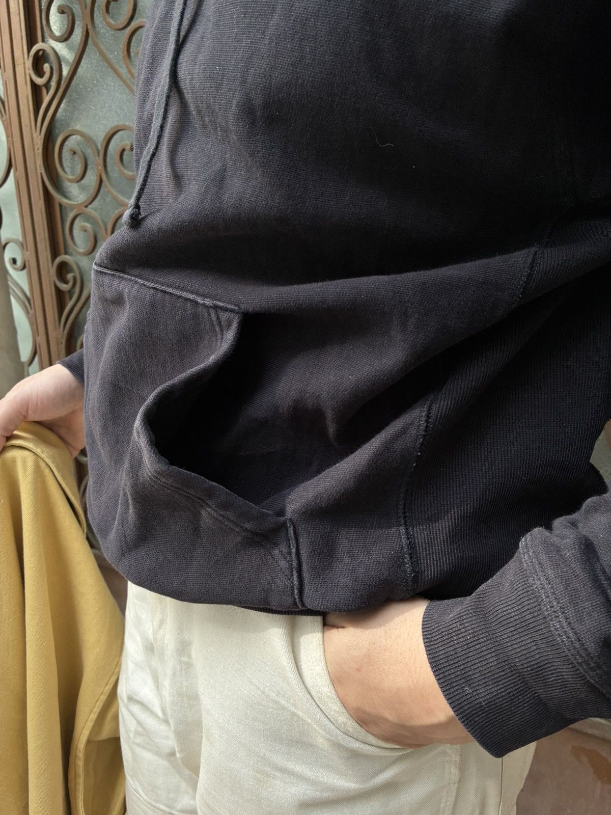 Carhartt Wip BLACK CARHARTT WIP AMERICAN SCRIPT HEAVYWEIGHT HOODIE Size US M / EU 48-50 / 2 - 11 Thumbnail