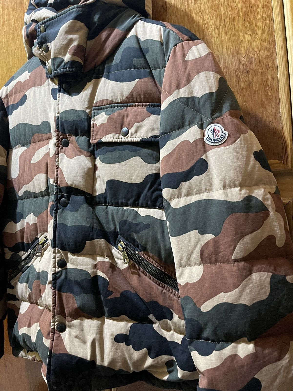 Moncler Moncler Lioran guibbotto camouflage Size US M / EU 48-50 / 2 - 3 Thumbnail