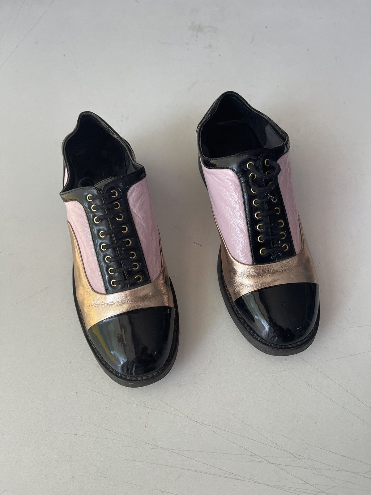 Chanel × Designer Chanel S/S 2017 runway patent leather shoes Size US 7 / IT 37 - 9 Thumbnail