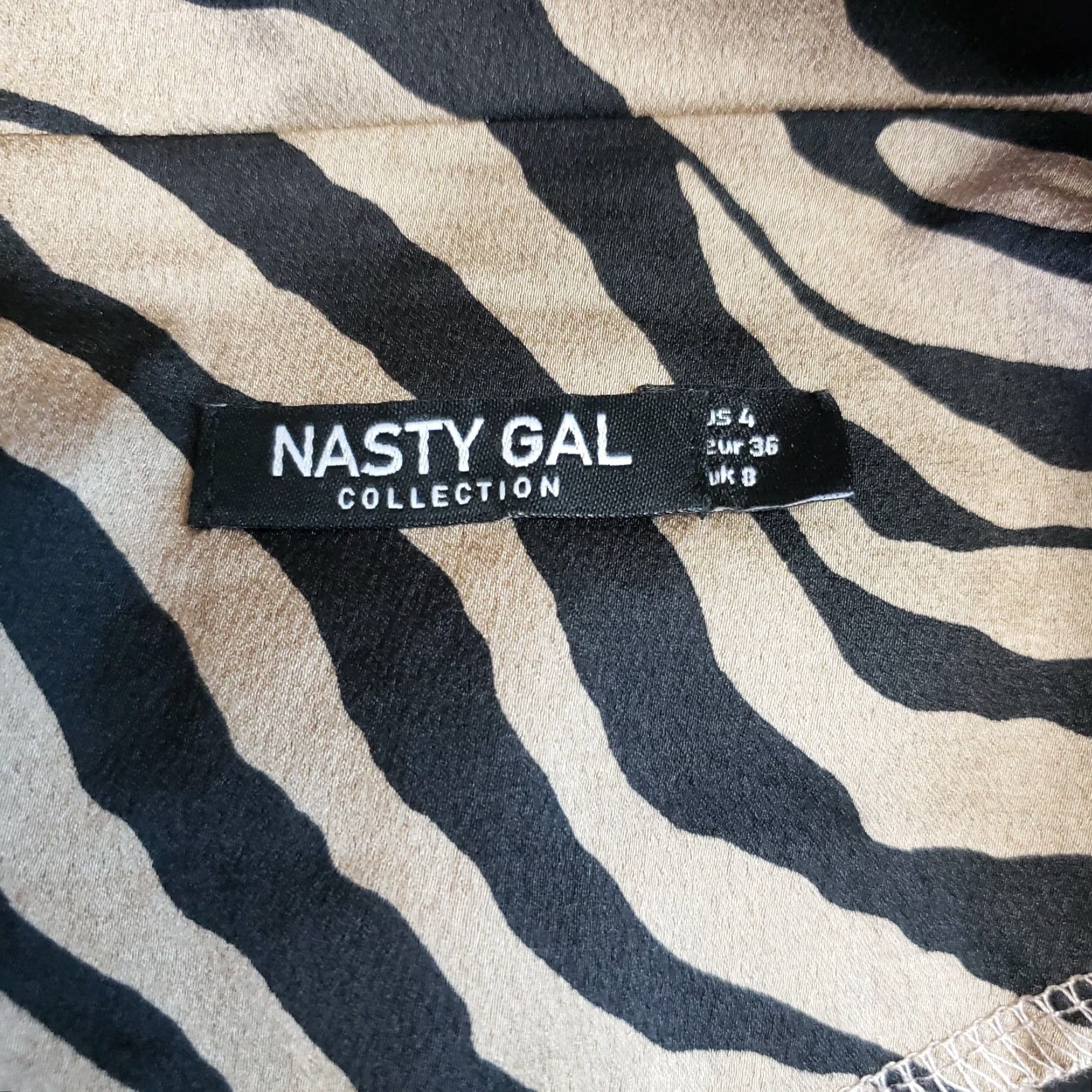 Nasty Gal Nasty Gal Womens Blouse Animal Print Dolman Sleeve Button Front Top Black Brown Size 4 Womens Blouse Size S / US 4 / IT 40 - 6 Thumbnail