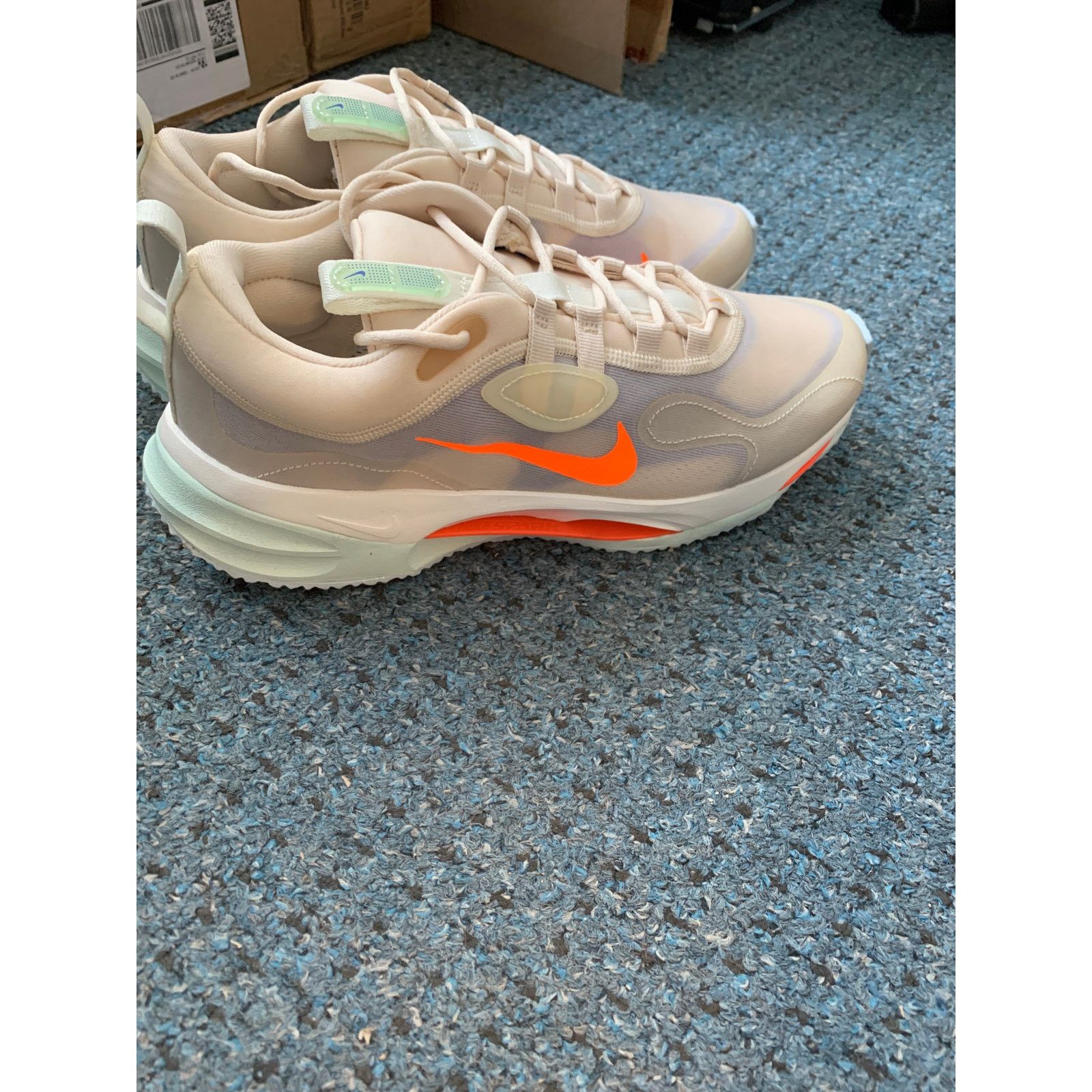 Nike Nike Spark Pearl White Total Orange Women's 11.5 BRAND NEW Size US 11.5 / IT 41.5 - 3 Thumbnail
