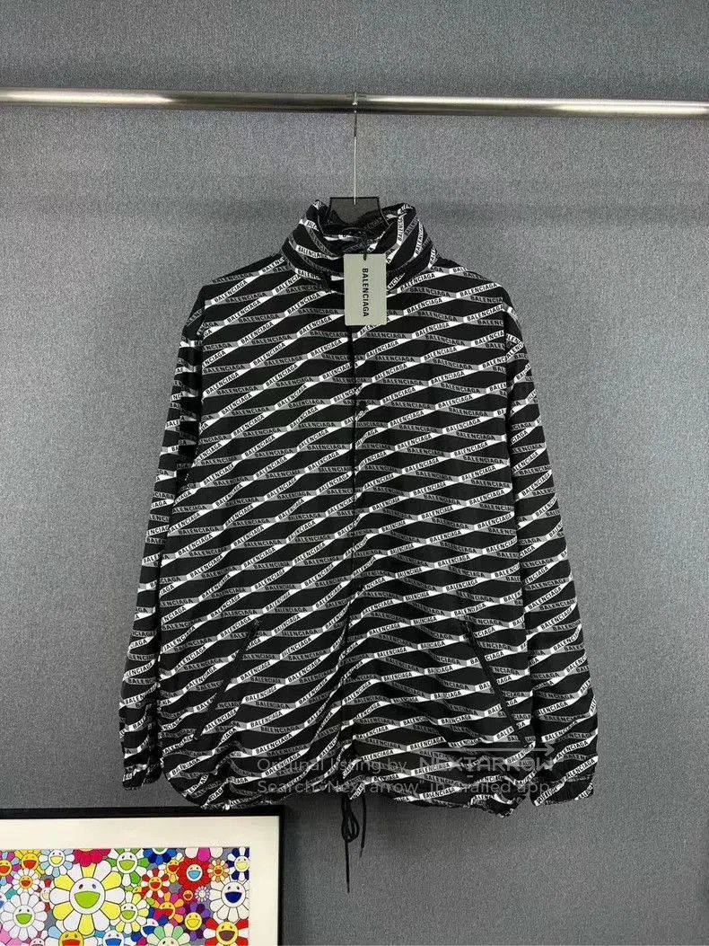 Balenciaga Balenciaga Logo Zip Windbreaker Jacket. Size US XL / EU 56 / 4 - 1 Thumbnail
