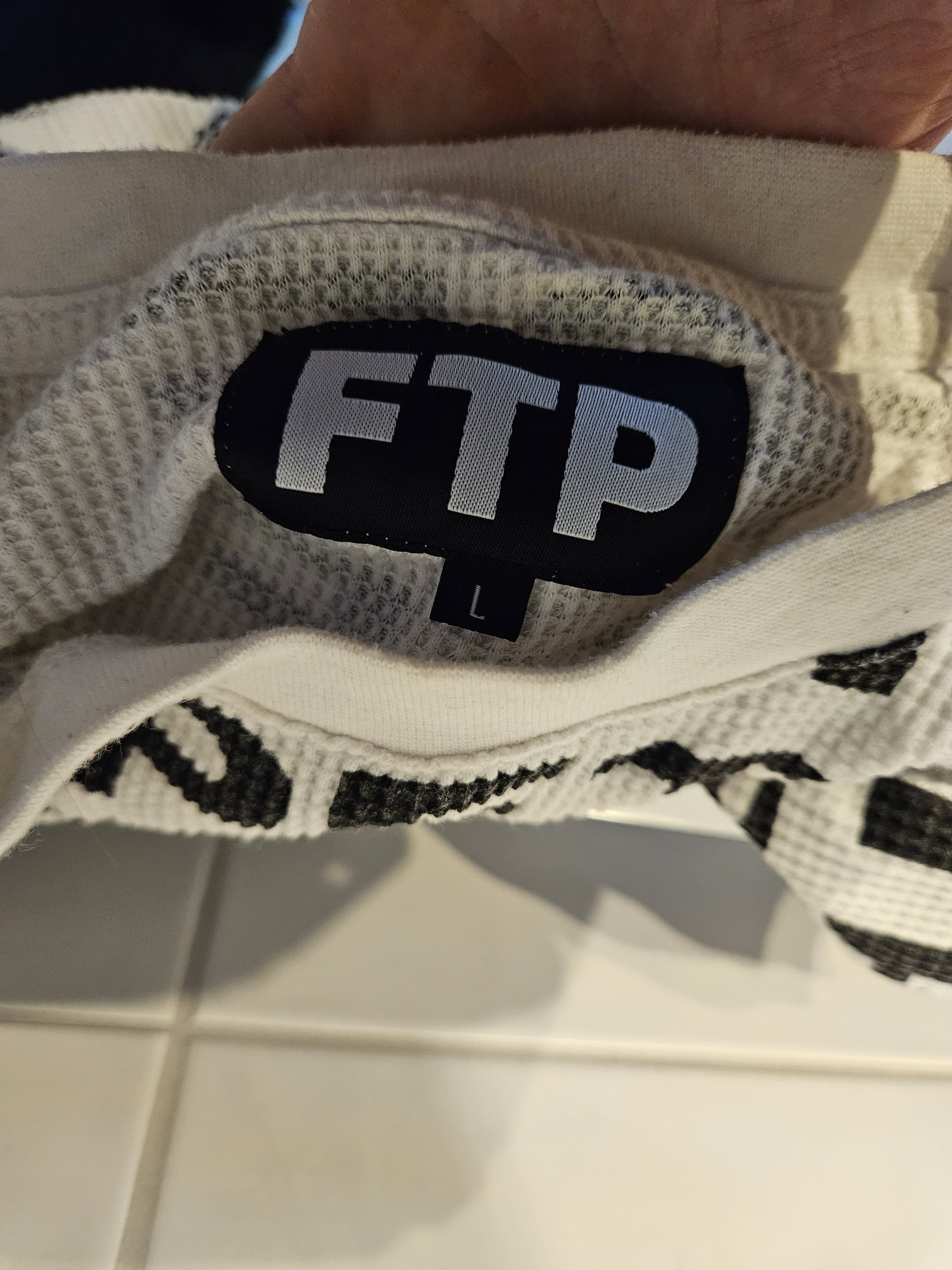 Fuck The Population FTP Felle Felle Thermal Size US L / EU 52-54 / 3 - 3 Thumbnail