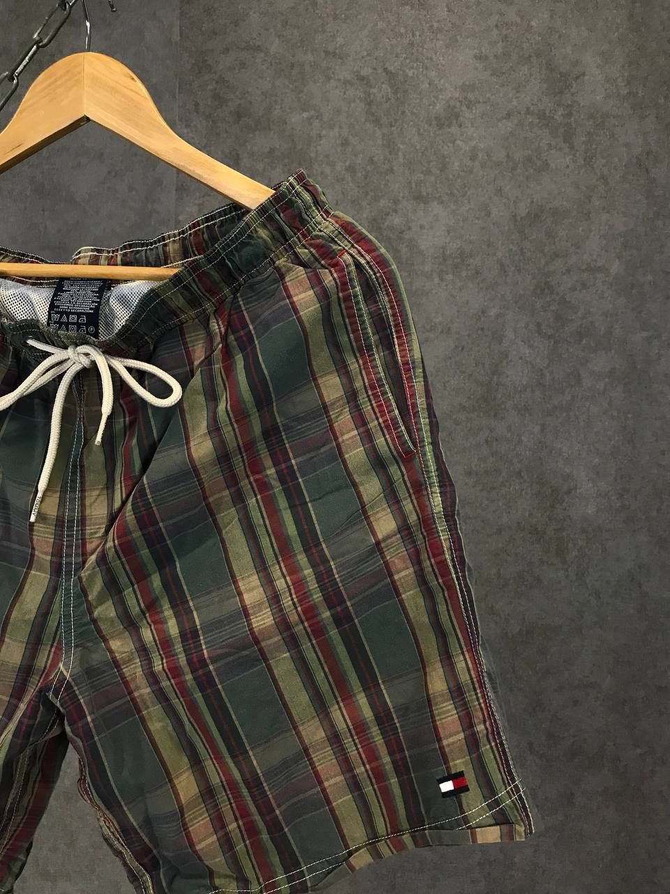 Designer × Tommy Hilfiger × Vintage Tommy Hilfiger vintage designer shorts Size US 32 / EU 48 - 2 Thumbnail