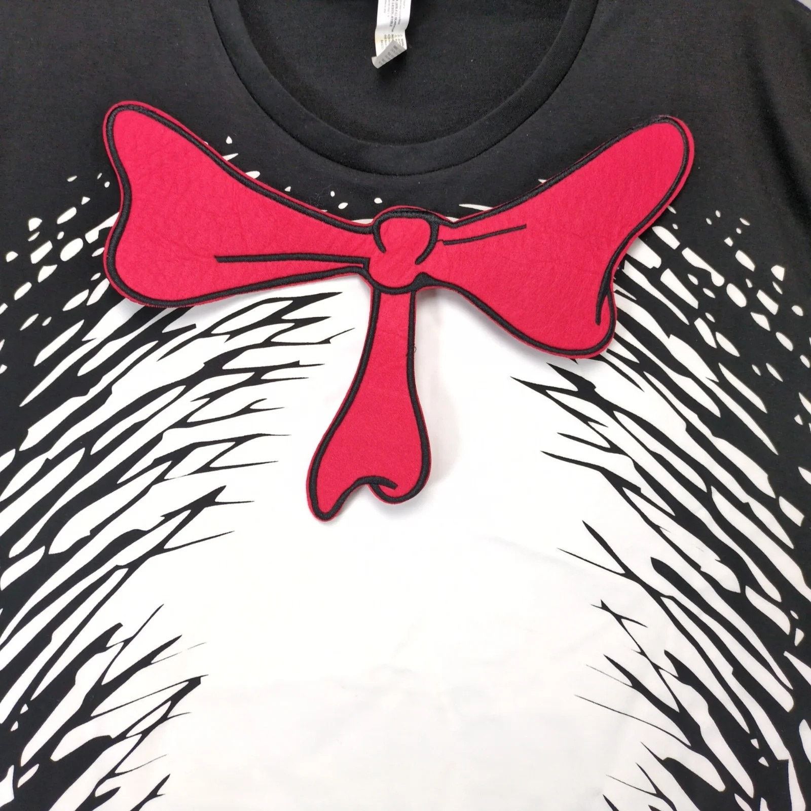 Other Dr Seuss Cat in the Hat Costume T-Shirt Men's XL Red Bow Tie Size US XL / EU 56 / 4 - 4 Thumbnail