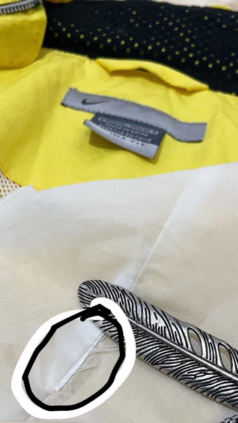 Nike 00’s Vintage Nike Transformable Yellow Bag Jacket Size US L / EU 52-54 / 3 - 11 Thumbnail