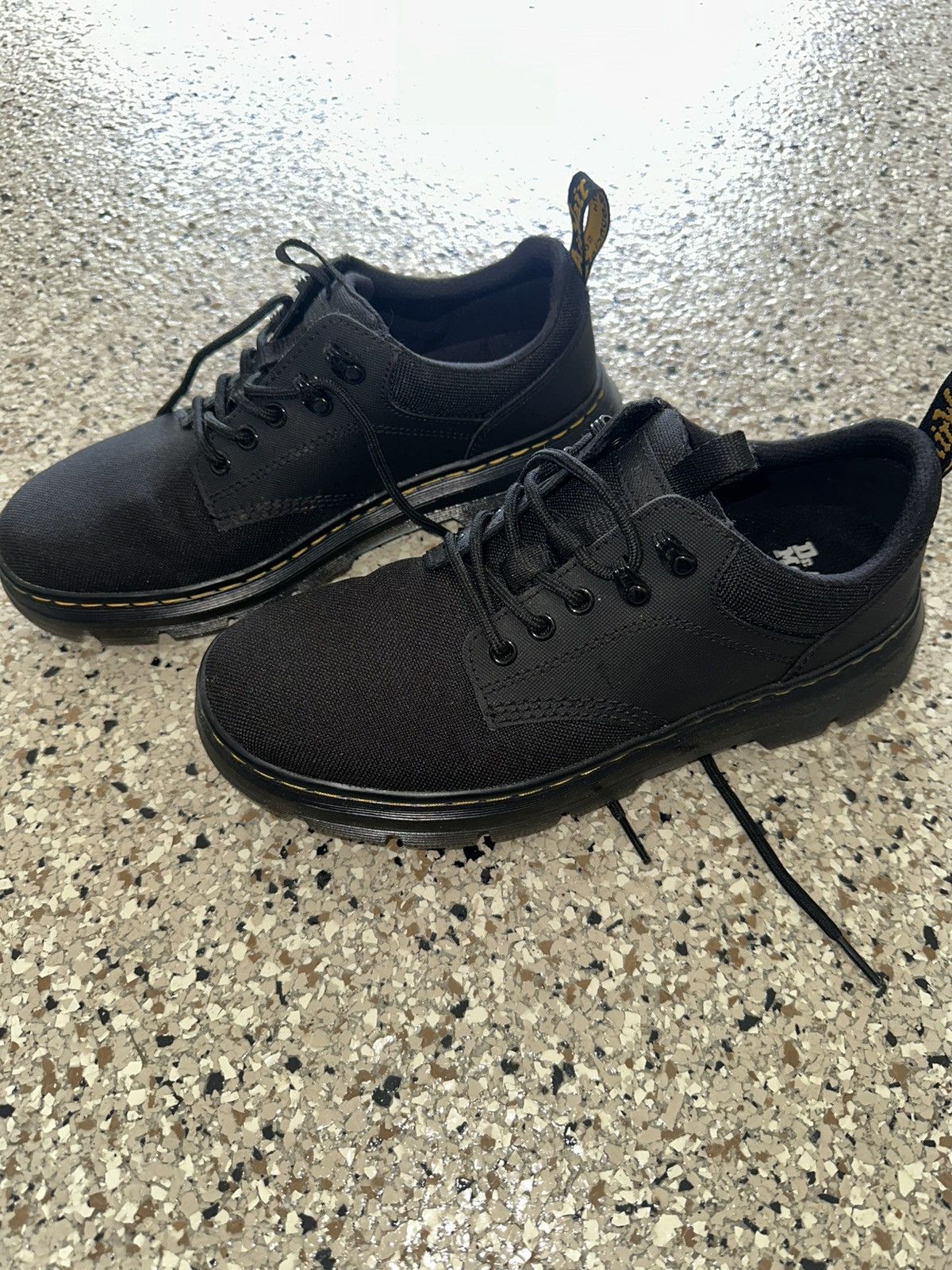 Dr. Martens Dr. Martins Low-top Size US 9 / EU 42 - 6 Thumbnail