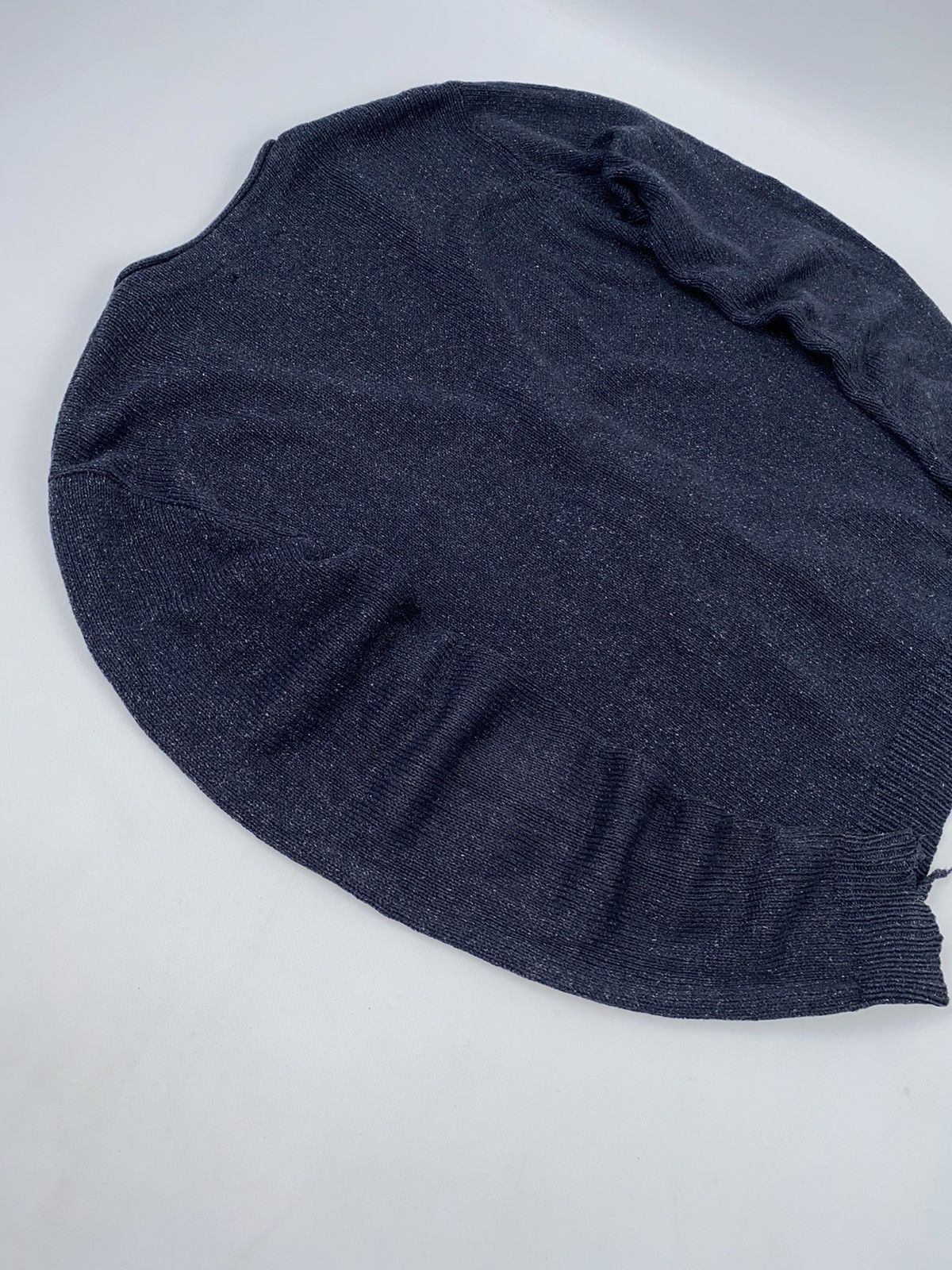 🚨 Out Legacy 1980-81 100% silk knitted cardigan sweater