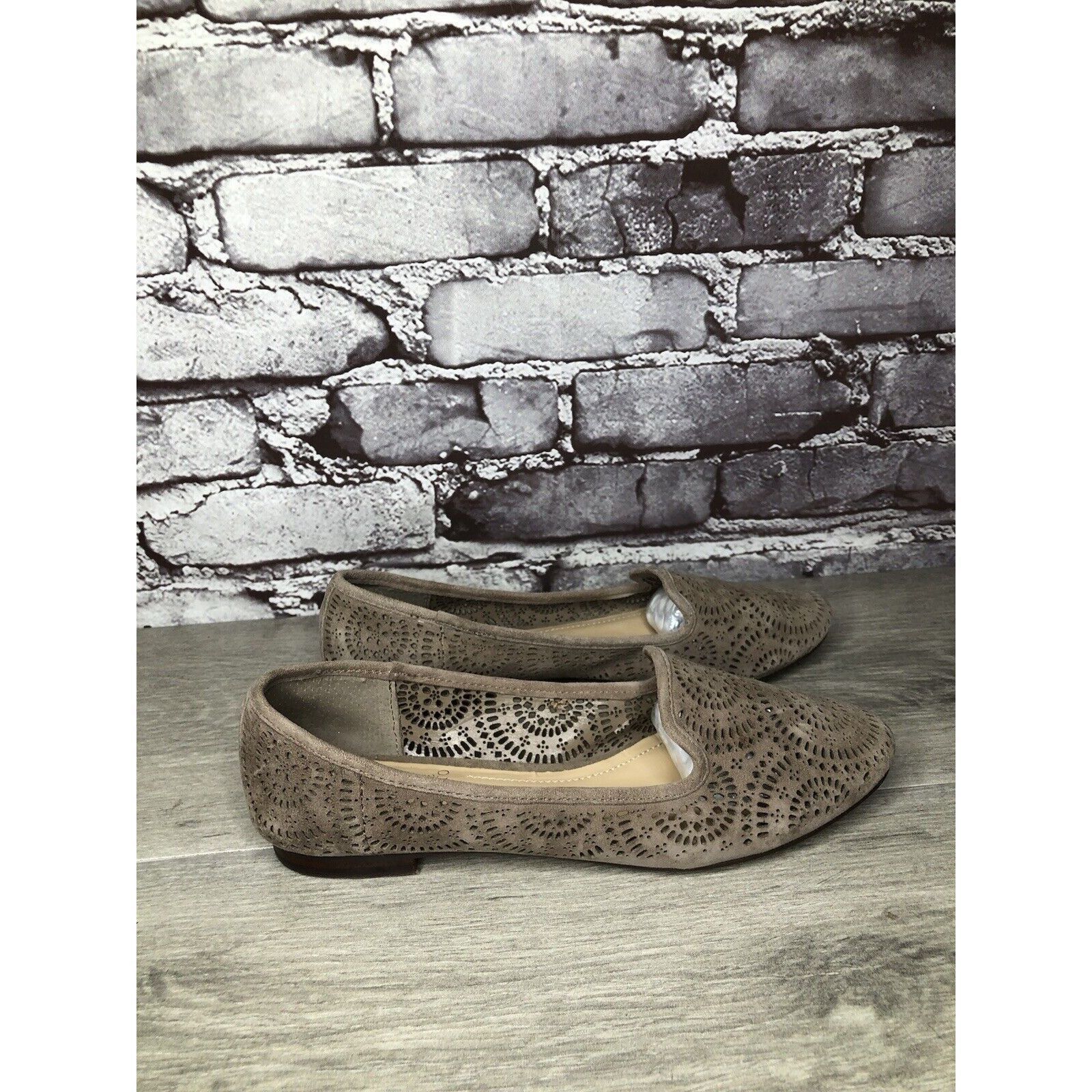 Vince Camuto Vince Camuto Lancaster Taupe Suede Perforated Flats Women’s Size US 6.5 / IT 36.5 - 15 Thumbnail