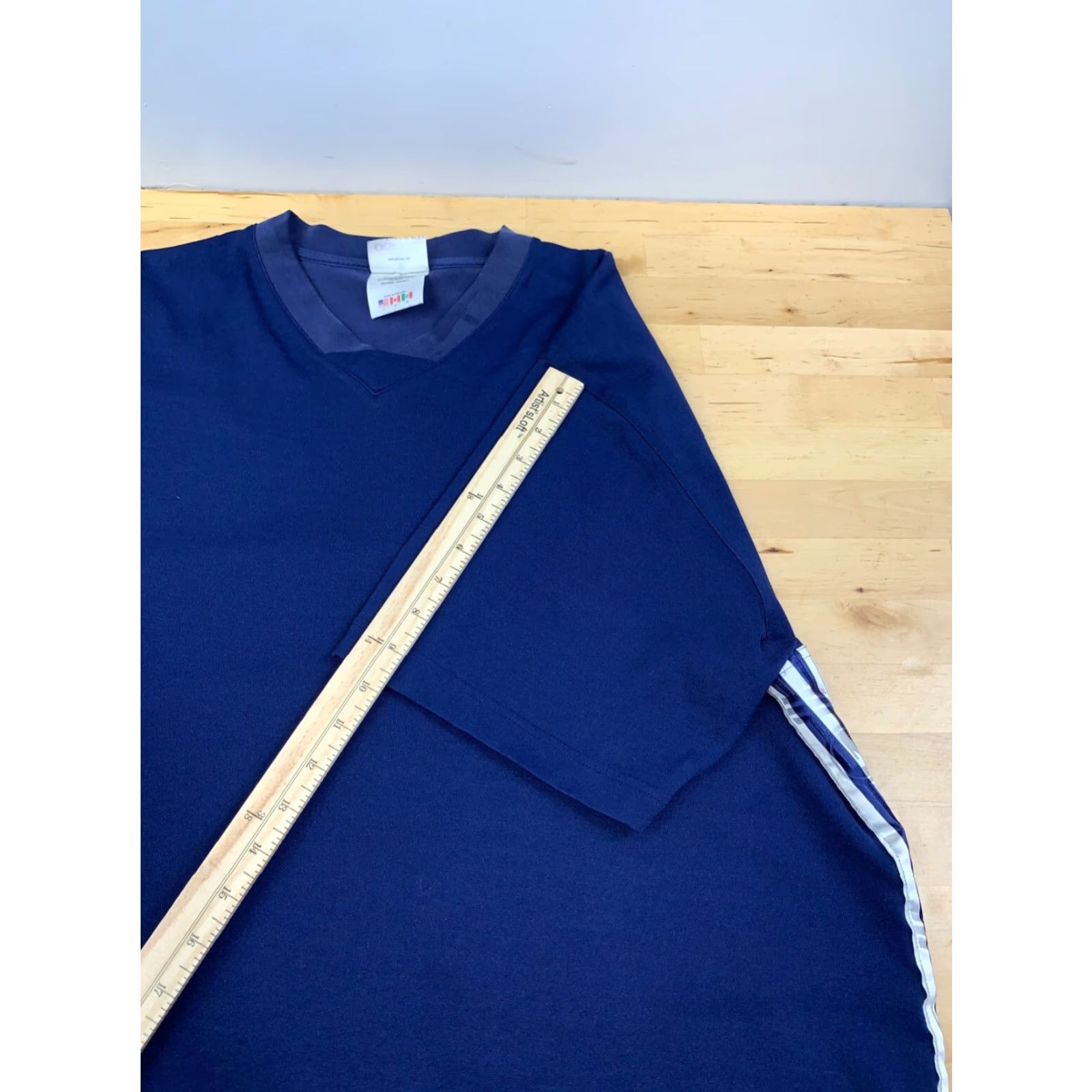 Adidas VINTAGE adidas Soccer Jersey Mens L Blue V Neck 3 Stripes Short Sleeve Pullover Jersey Size US L / EU 52-54 / 3 - 6 Thumbnail