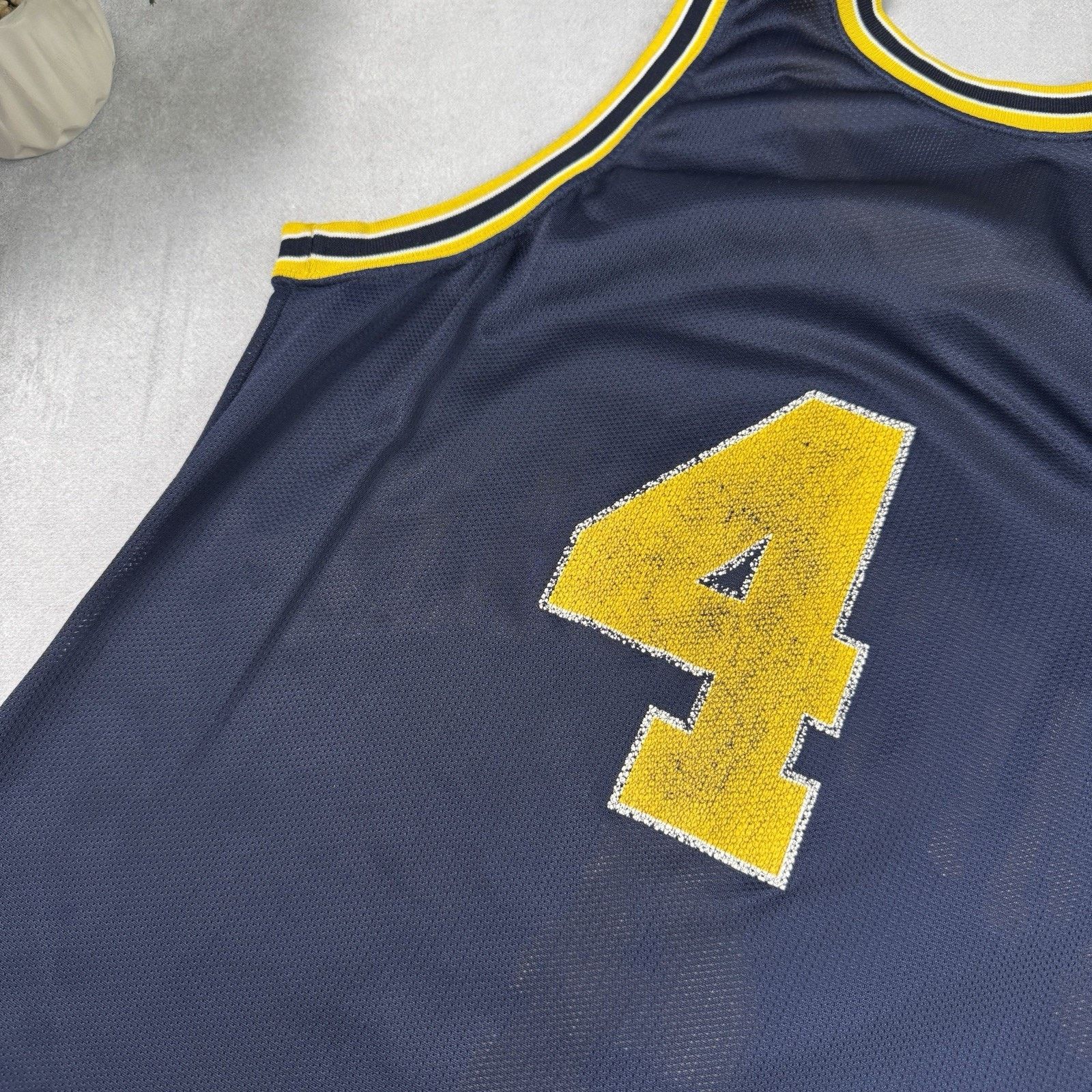 Champion Chris Webber University of Michigan Champion Basketball Size US S / EU 44-46 / 1 - 20 Thumbnail