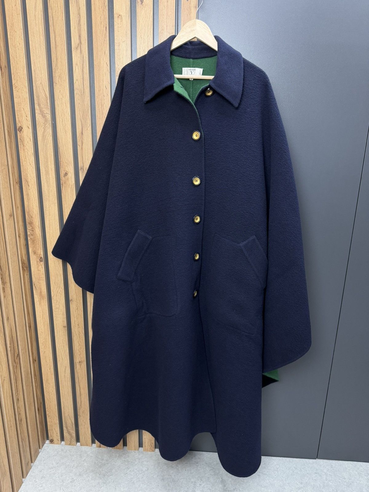 Valentino Valentino Miss V Wool Cape Coat Navy Size 42 Size M / US 6-8 / IT 42-44 - 1 Thumbnail