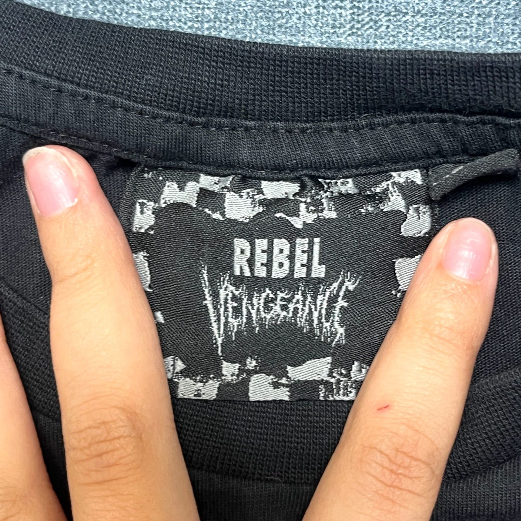 Vintage VINTAGE Rebel Vengeance T-Shirt Mens Small Faded Black Graphic Skull Butterfly Rock Band Size US S / EU 44-46 / 1 - 7 Thumbnail