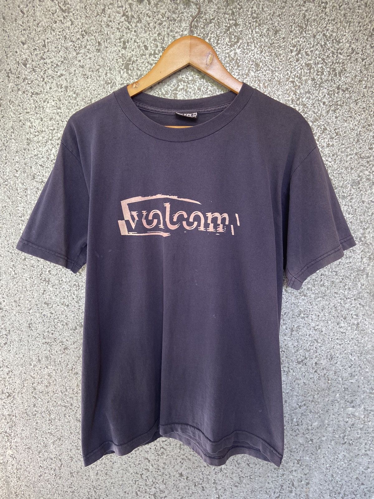 Vintage × Volcom Vintage 90s Vintage Volcom t shirt sun faded tees Size US M / EU 48-50 / 2 - 1 Thumbnail