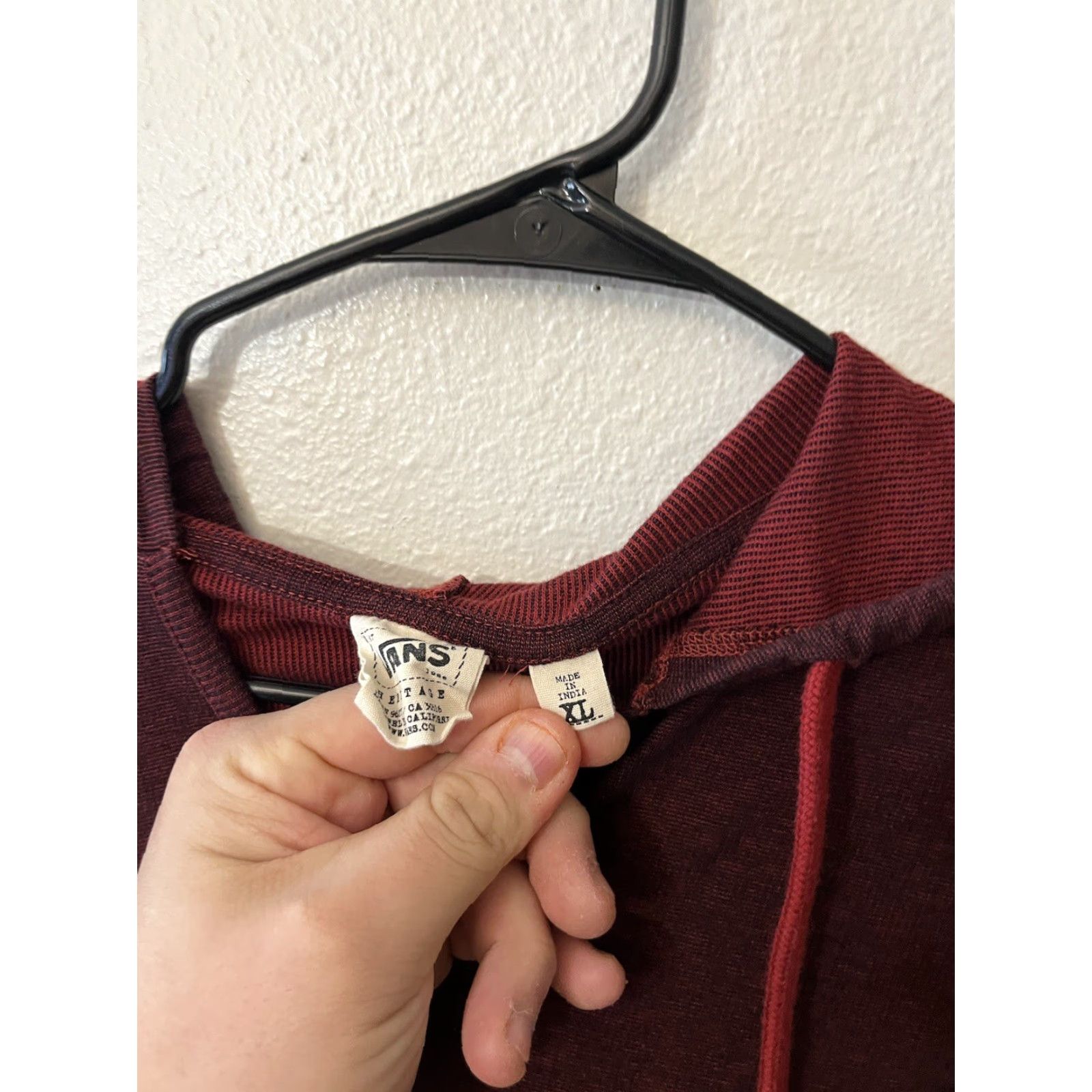Vans Vans Off the Wall Hoodie Mens XL Burgundy Cotton Pullover Knitt Logo Pockets Skater Casual Vintage No Size US XL / EU 56 / 4 - 4 Thumbnail