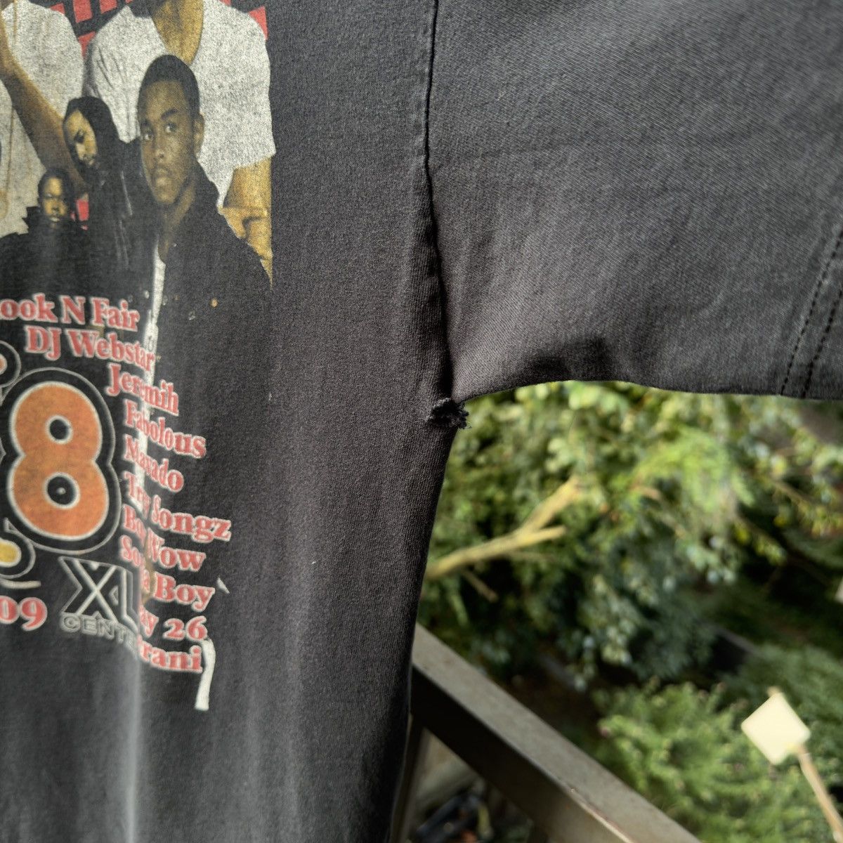 Band Tees 2009 Hot Jam Thrashed Faded Distressed Shirt ERD Grunge Rap Size US L / EU 52-54 / 3 - 8 Thumbnail