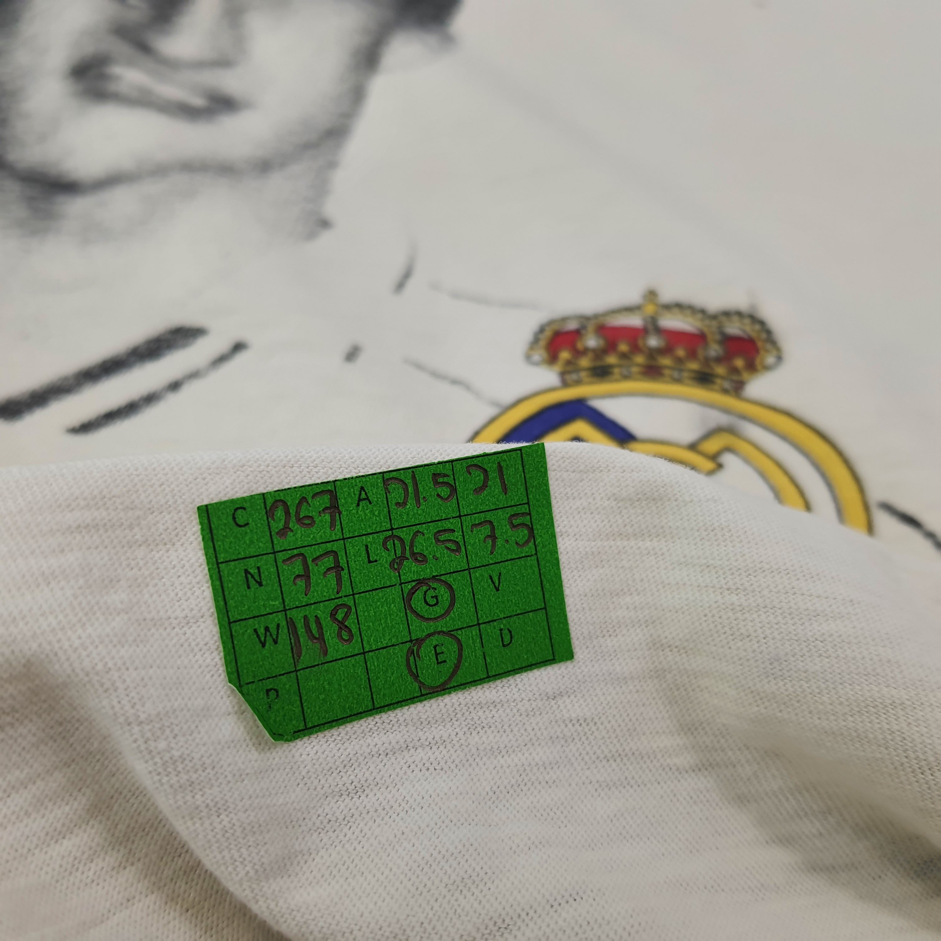 Vintage Vintage RAUL Real Madrid Soccer Tshirt C267N77 Size US L / EU 52-54 / 3 - 7 Thumbnail