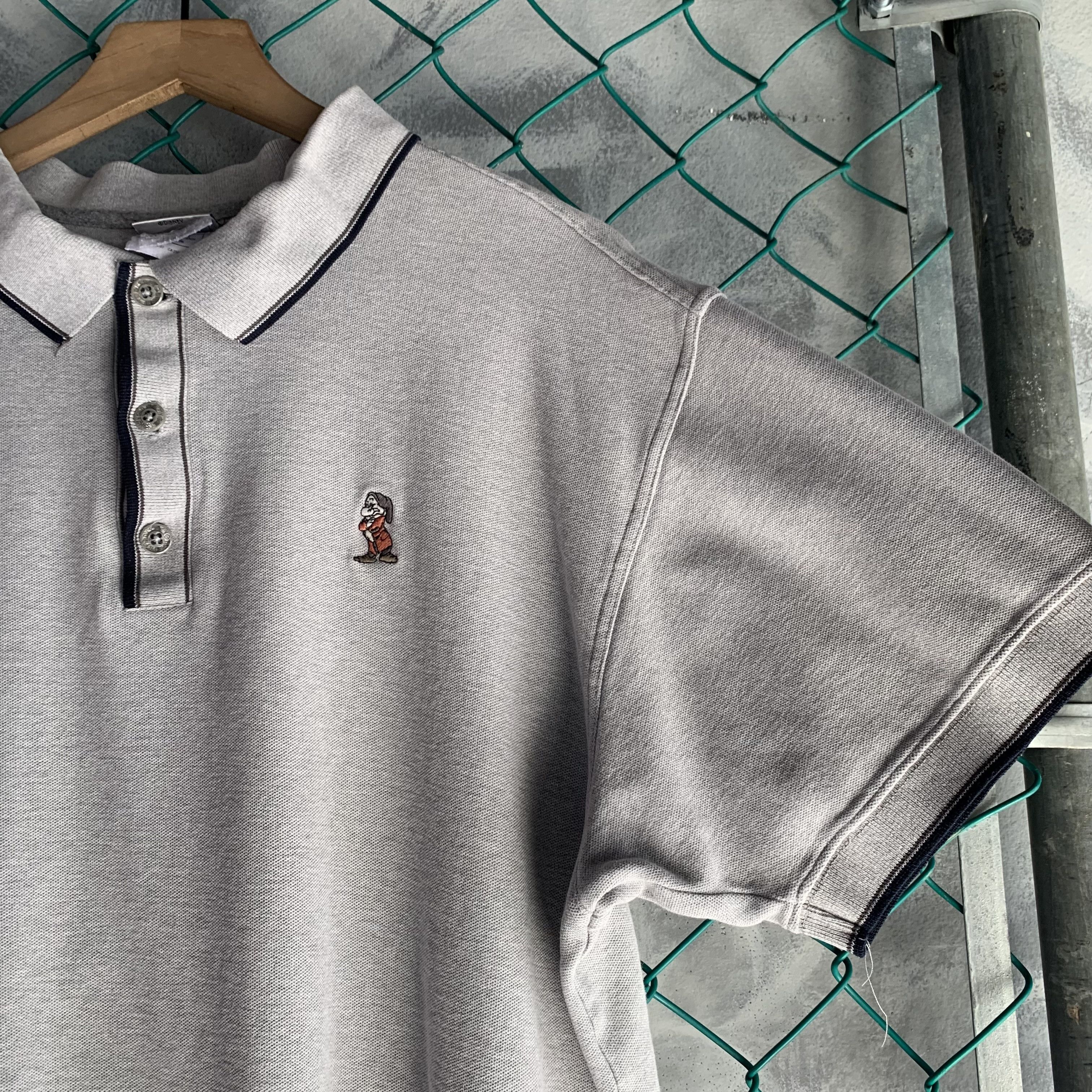 Disney Disney Polo Mens Shirt XL Gray Snow White Elf Size US XL / EU 56 / 4 - 4 Thumbnail