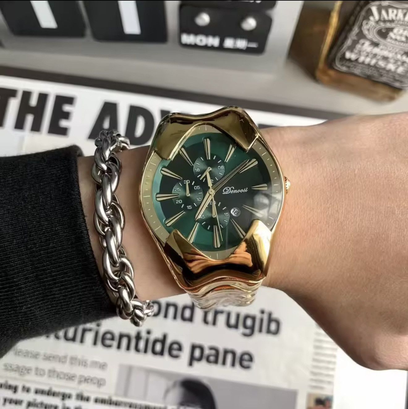 Vintage Stainless steel armoured watch Y2K design retro green dial Size ONE SIZE - 1 Thumbnail