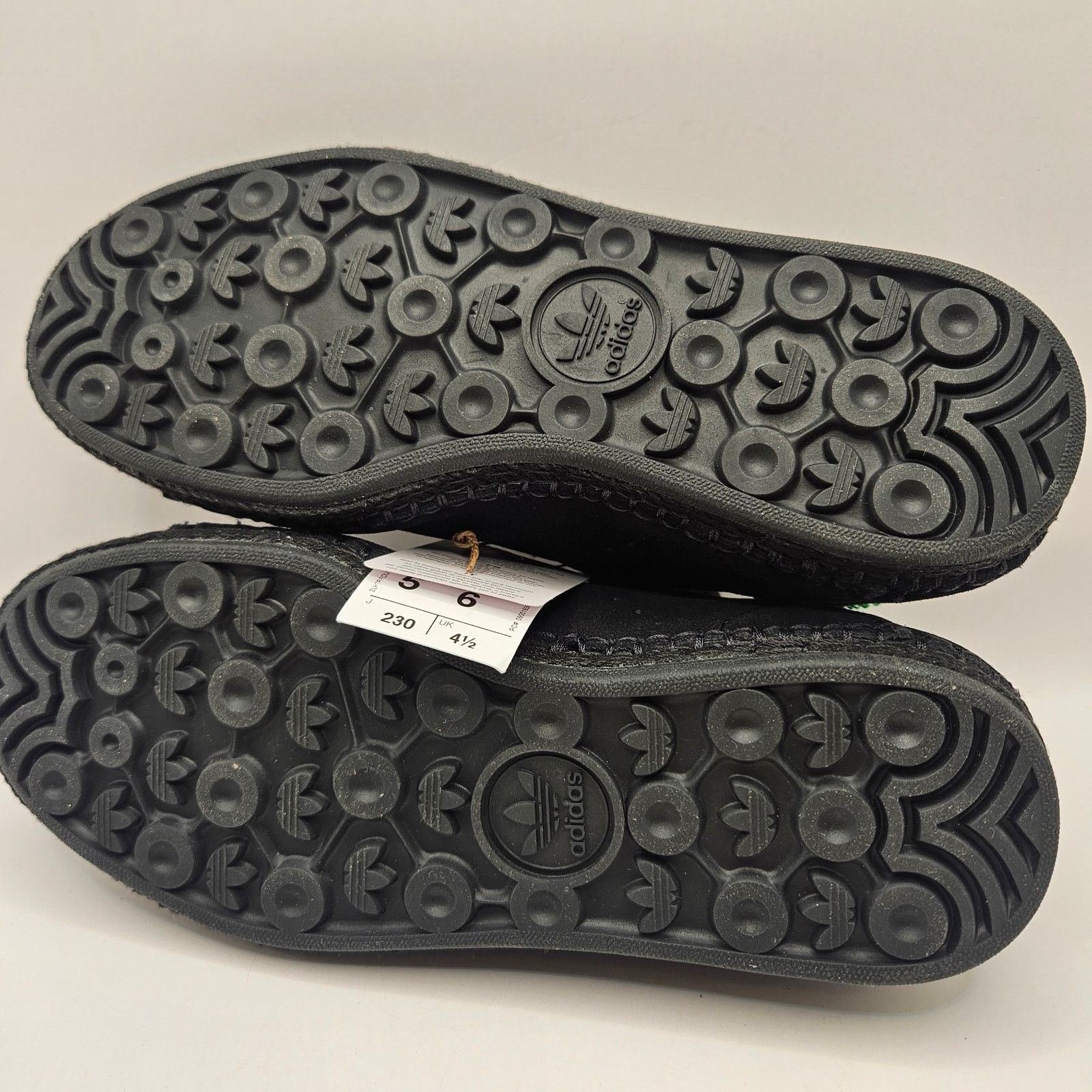 Adidas ADIDAS ORIGNAL X CLOT STANSMITH WOMEN'S 6 BLACK SUEDE JQ9227 Size US 6 / IT 36 - 6 Thumbnail