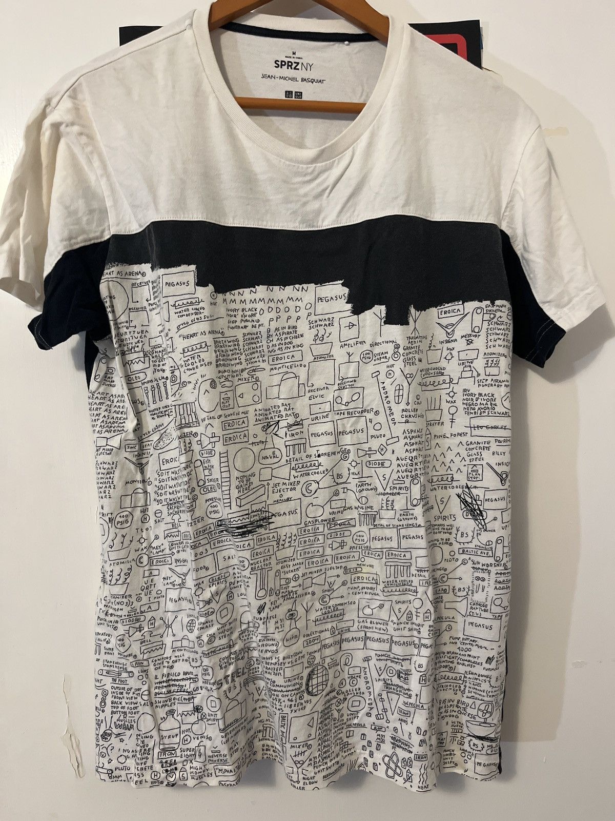 Uniqlo Basquiat collab Size US M / EU 48-50 / 2 - 2 Thumbnail