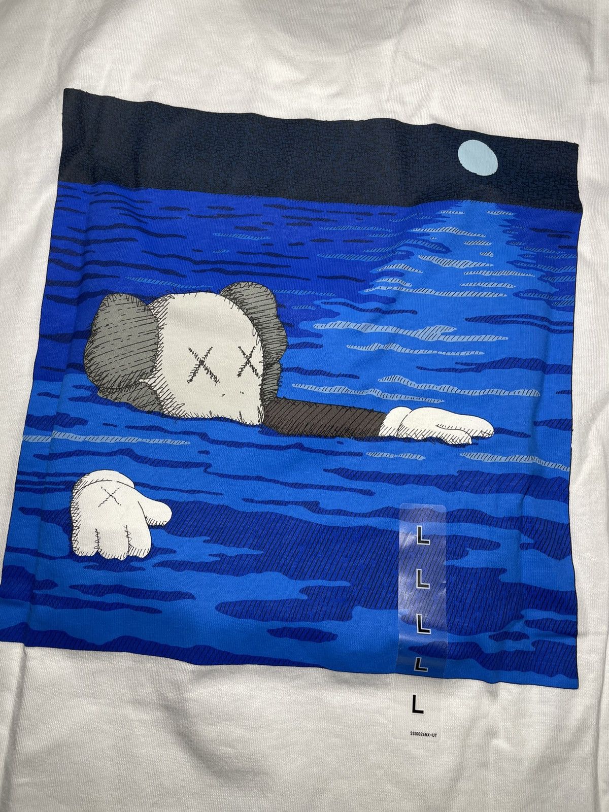 Uniqlo KAWS x Uniqlo UT Artbook Tee (Large) Size US L / EU 52-54 / 3 - 4 Thumbnail