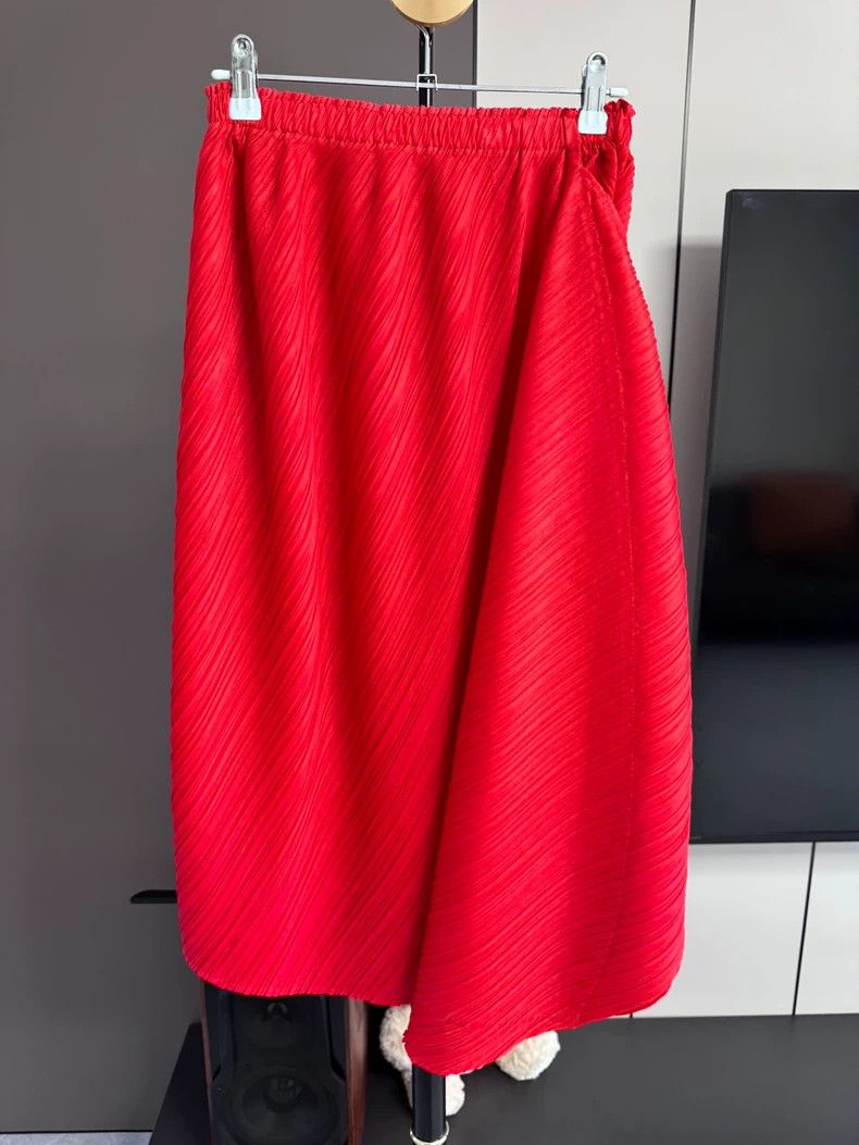 Other Issey Miyake size:3 The round skirt is red Size 23" - 3 Thumbnail