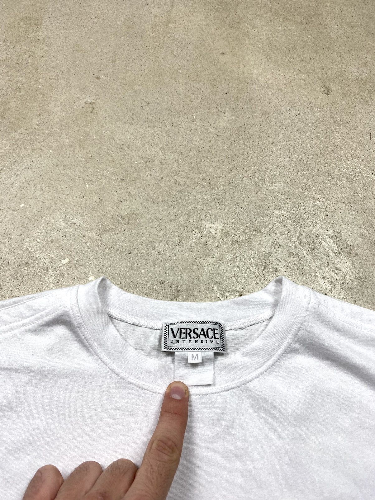 Versace 💥 Very Rare Vintage Versace Intensive T Shirt Archive Item Size US M / EU 48-50 / 2 - 5 Thumbnail
