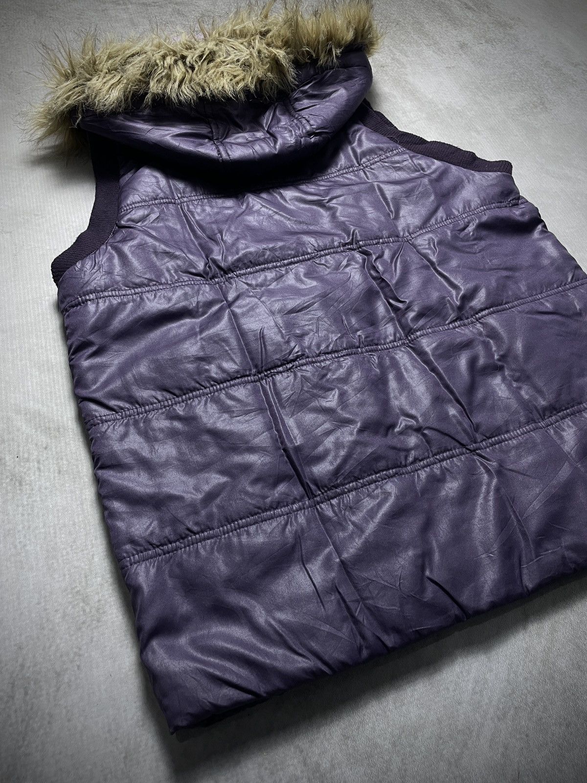If Six Was Nine 2000’s Converse - Fur Hooded Vest Size US M / EU 48-50 / 2 - 13 Thumbnail