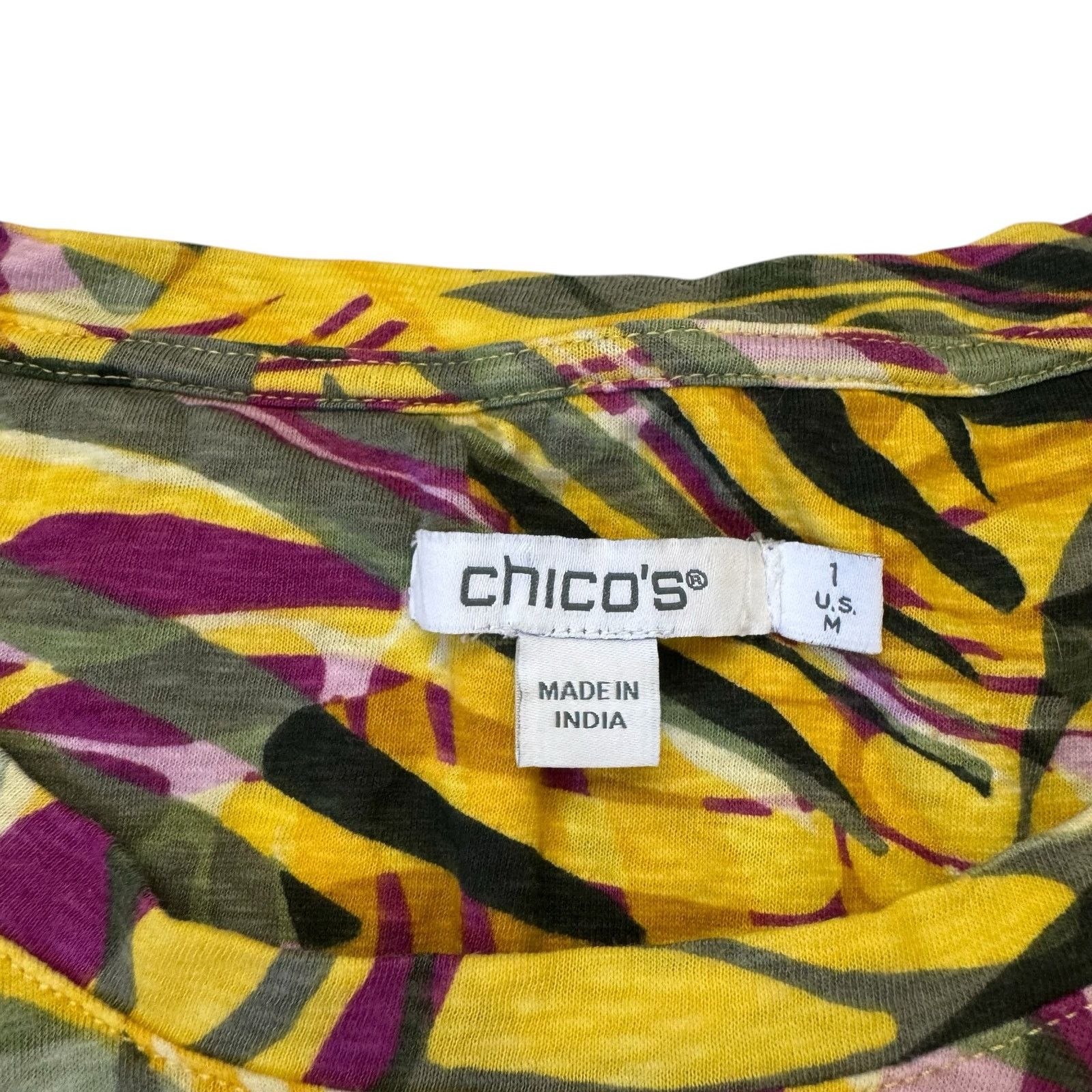 Chicos CHICOS Tropical Leaf Print Knot Front Tee Size Medium (1) Size M / US 6-8 / IT 42-44 - 6 Thumbnail