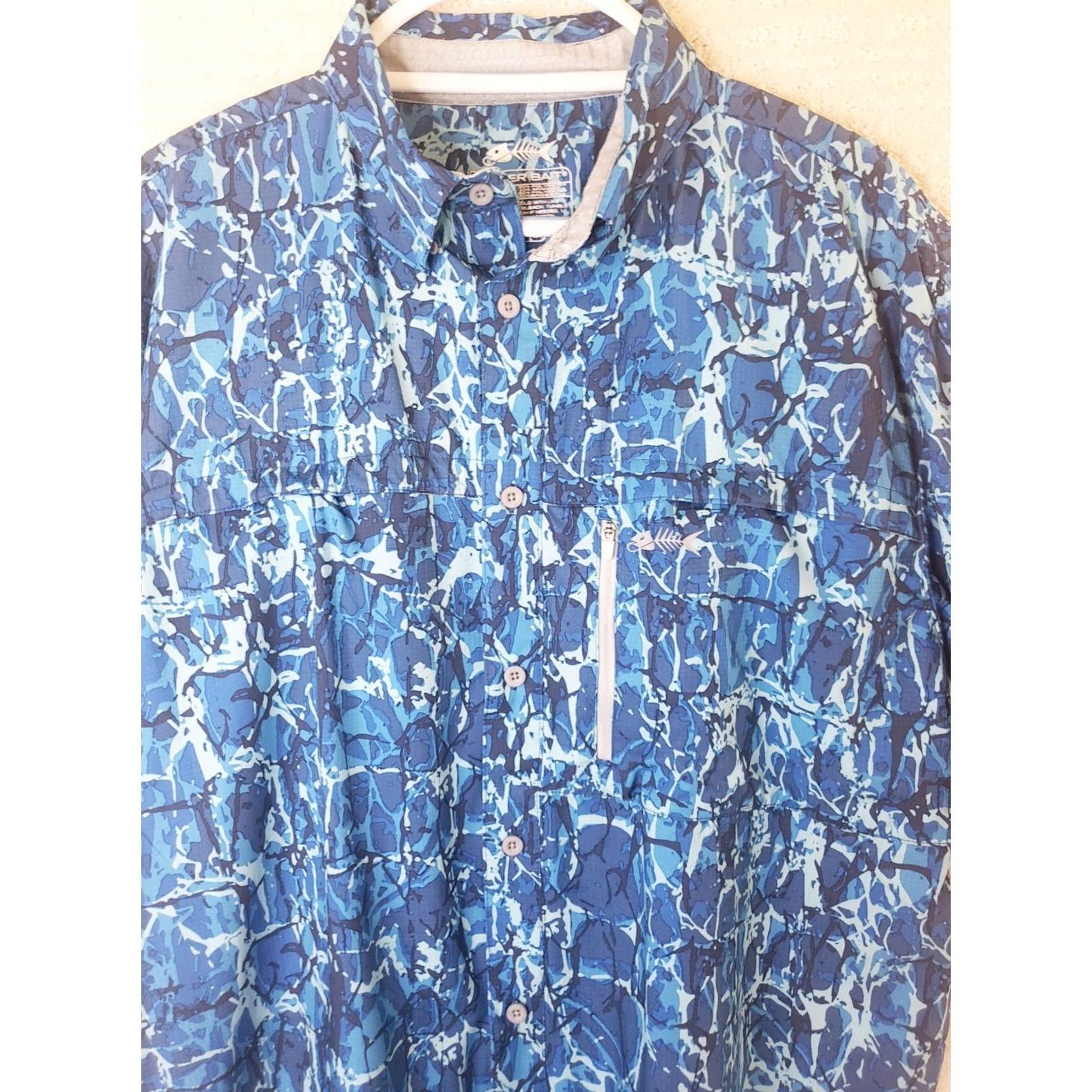 Vintage Silver Bait Men's Fishing Shirt Short Sleeve Blue Camo Print XL Ventilated Breathable All Seasons Button-Up Shirt Mens Size US XL / EU 56 / 4 - 2 Thumbnail
