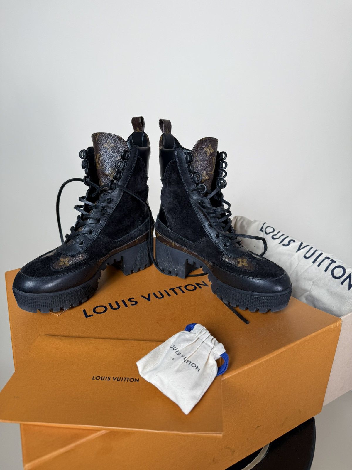 Louis Vuitton Women’s Louis Vuitton Laureate Platform Desert Boots sz36.5 Size US 6.5 / IT 36.5 - 8 Thumbnail