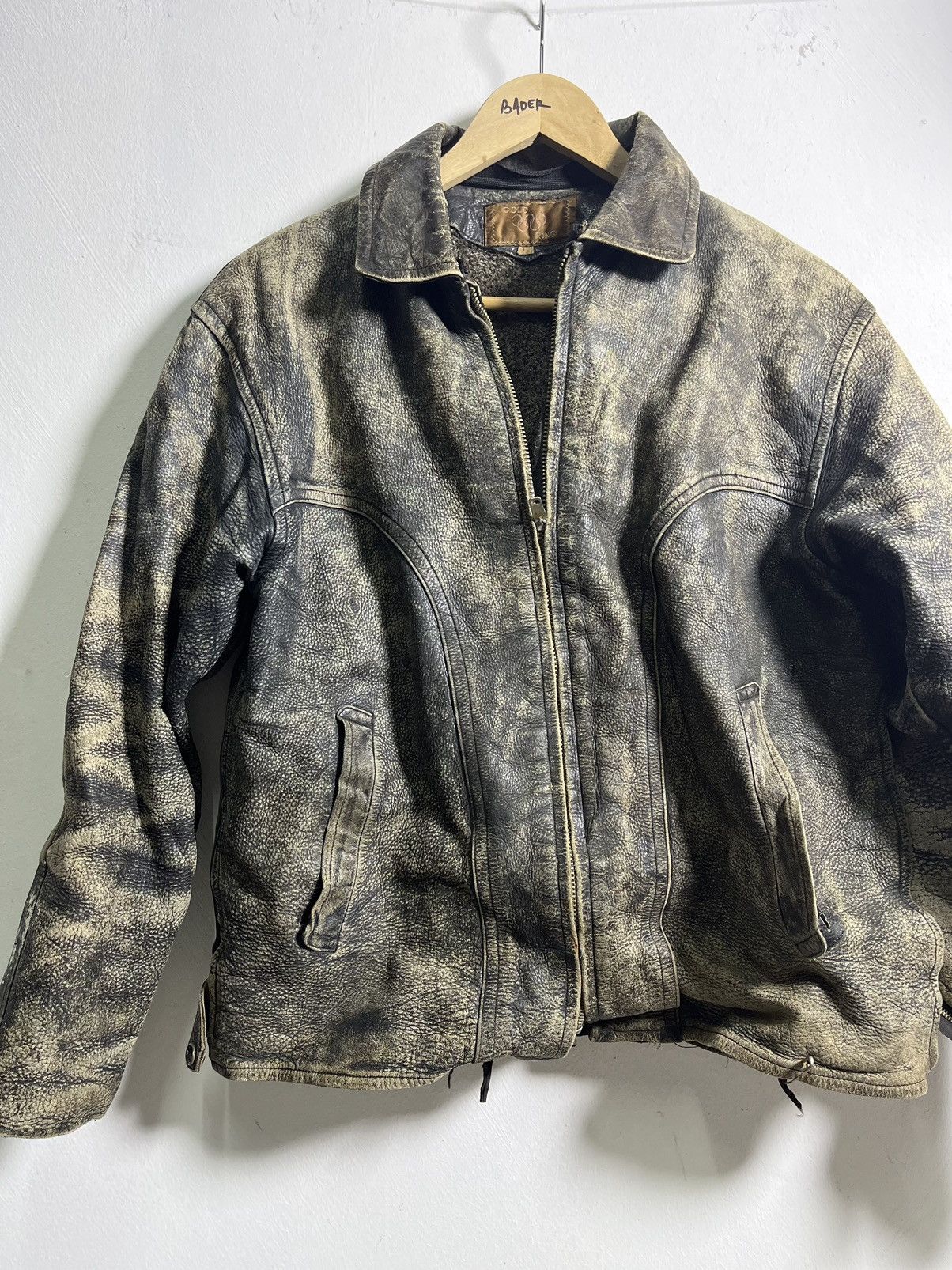 Vintage Vintage 80s Trashed Leather Jacket Gold Rings Size US M / EU 48-50 / 2 - 4 Thumbnail