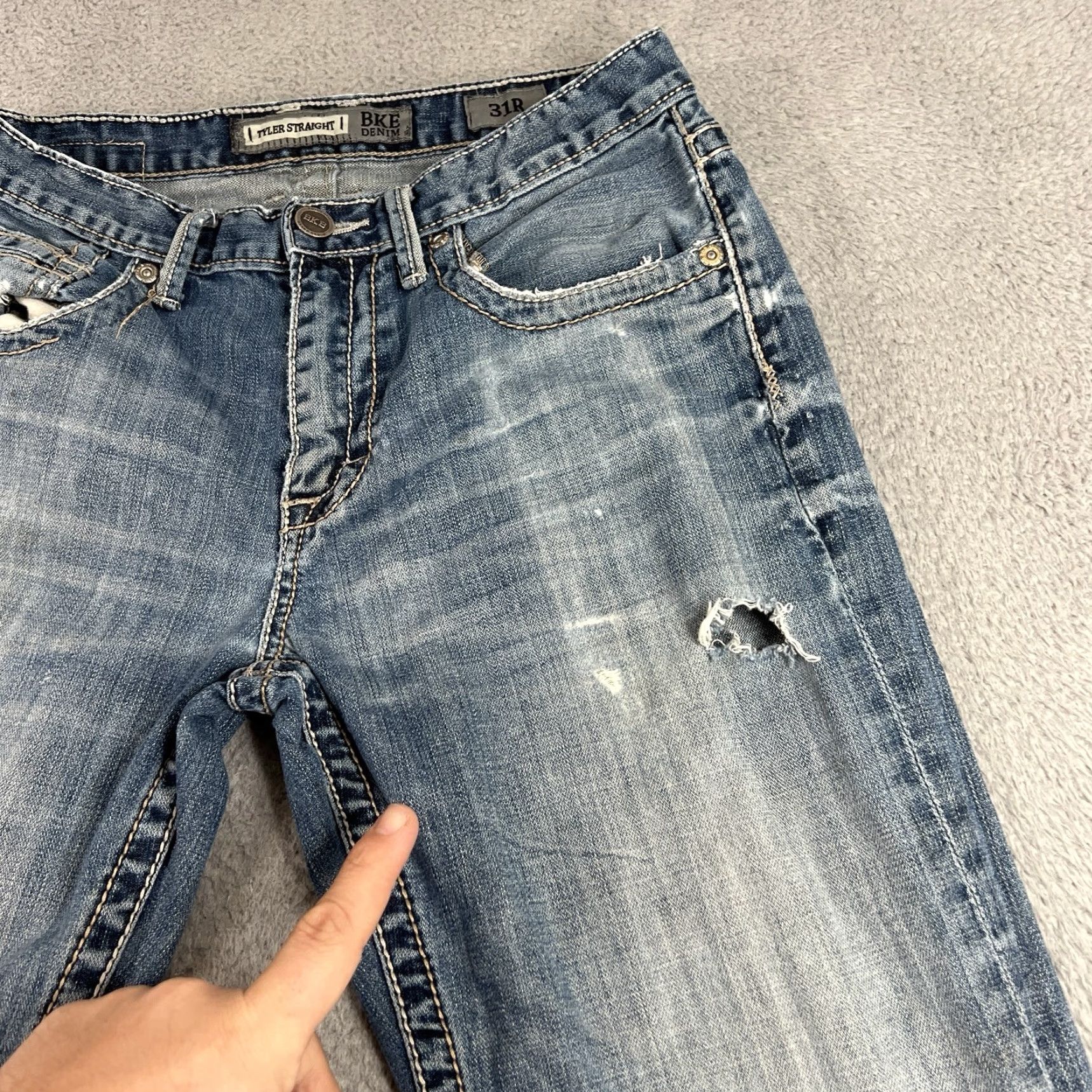 BKE BKE Denim Jeans Mens 31 Blue Tyler Straight Distressed Light Denim Preppy Hemmed Shirt/Jeans? Size US 32 / EU 48 - 5 Thumbnail