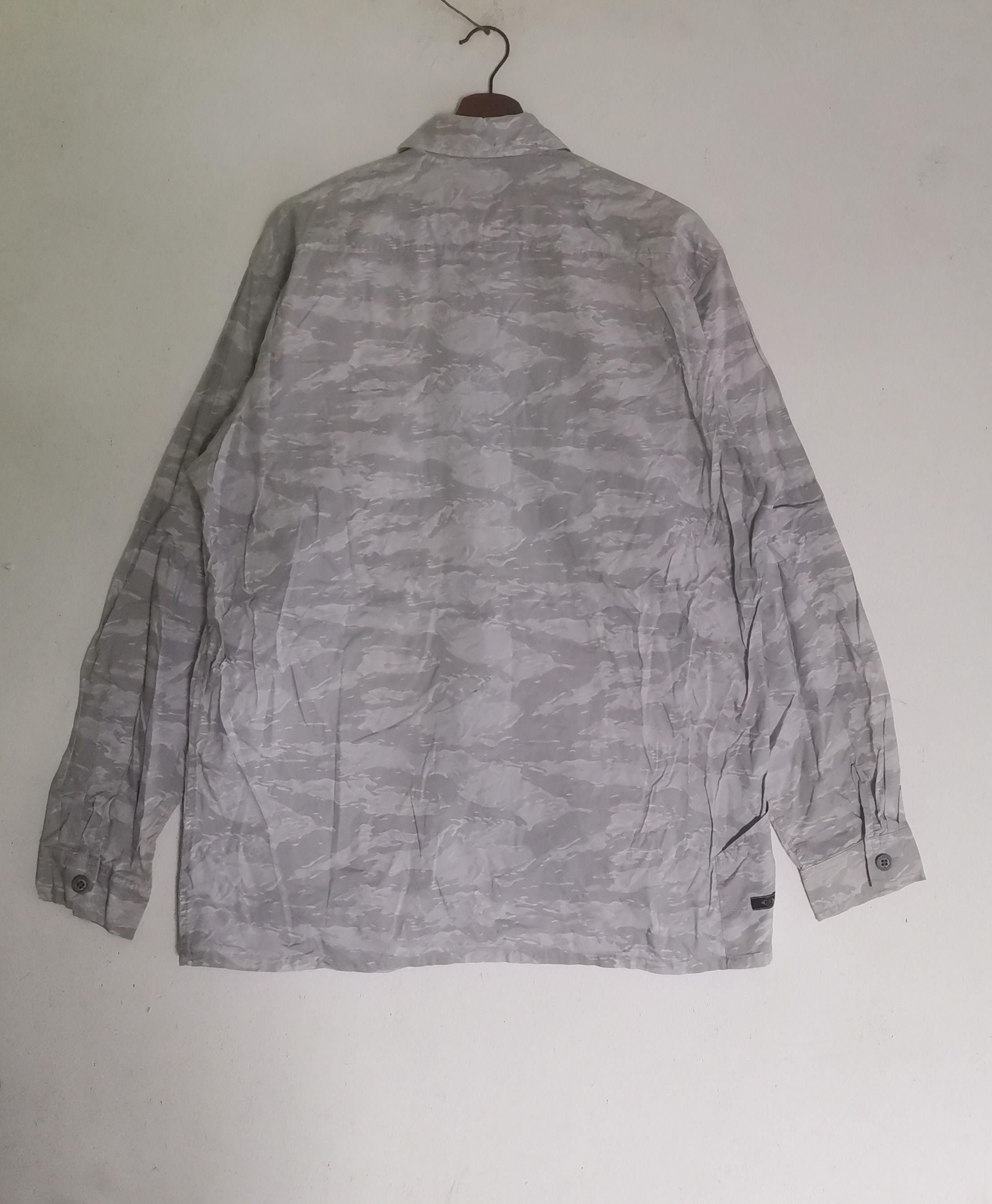 Hysteric Glamour Rare Hysteric Glamour camouflage shirt buttons ups Size US L / EU 52-54 / 3 - 3 Thumbnail