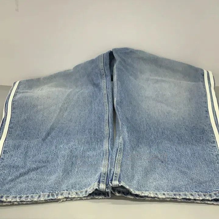 Balenciaga Balenciaga x Adidas Striped Loose Denim Pants. Size US 27 - 6 Thumbnail