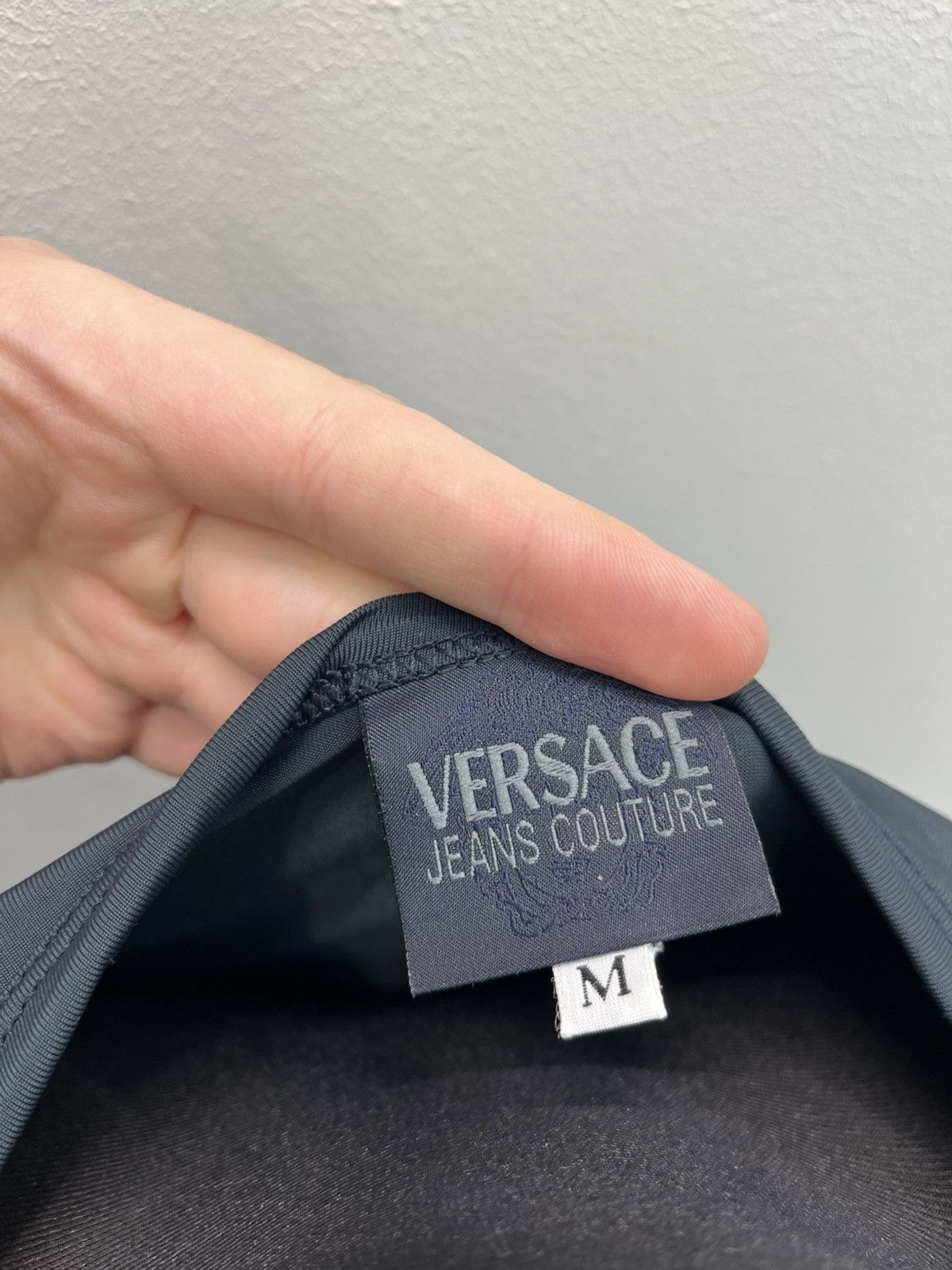 Versace Jeans Couture Vintage Versace Jeans Couture Logo Stretch Top Tee T-shirt Size M / US 6-8 / IT 42-44 - 7 Thumbnail