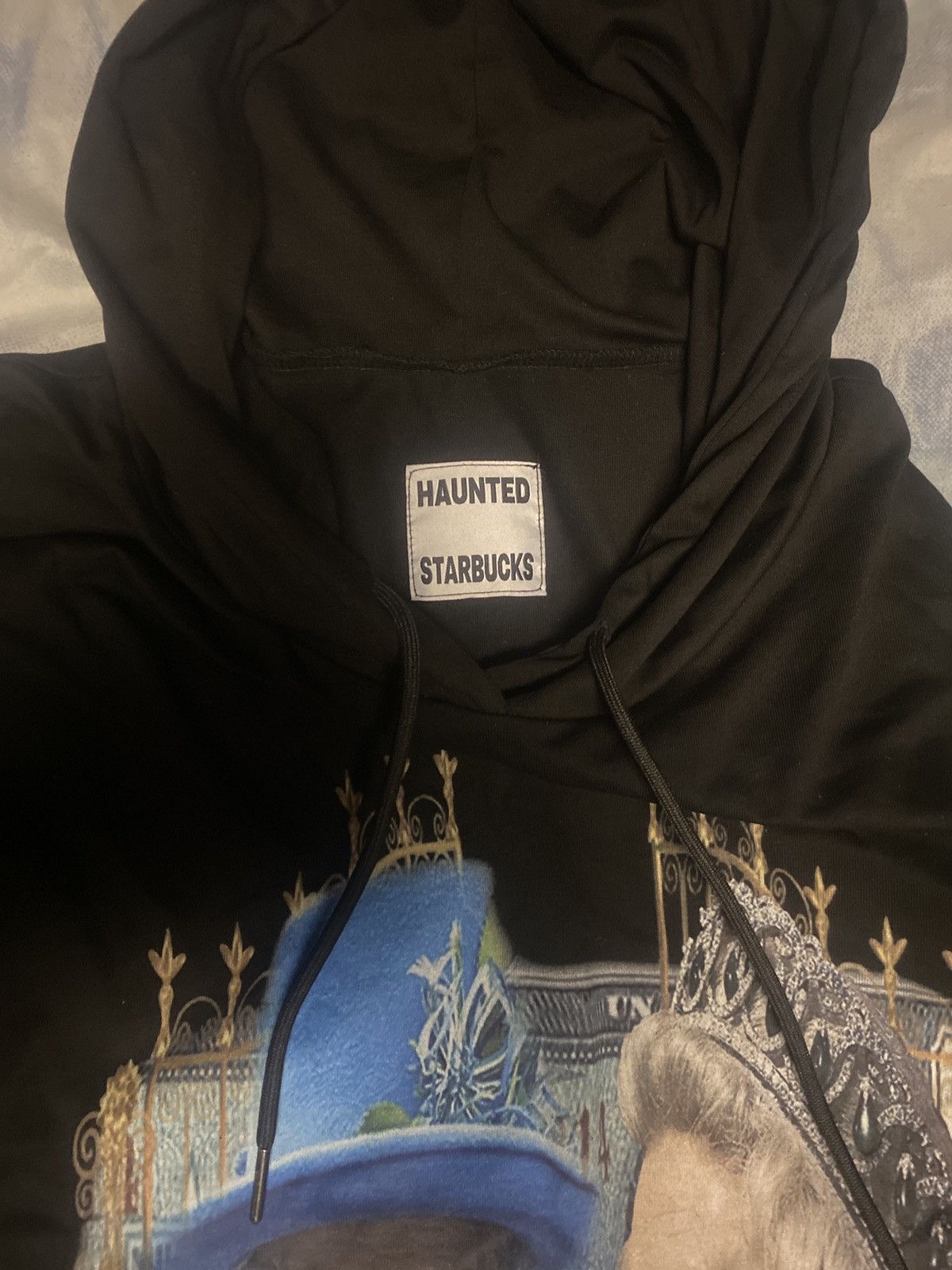 Haunted Starbucks Haunted Starbucks Queen Elizabeth Rest in Piss Layer Hoddie Size US L / EU 52-54 / 3 - 5 Thumbnail
